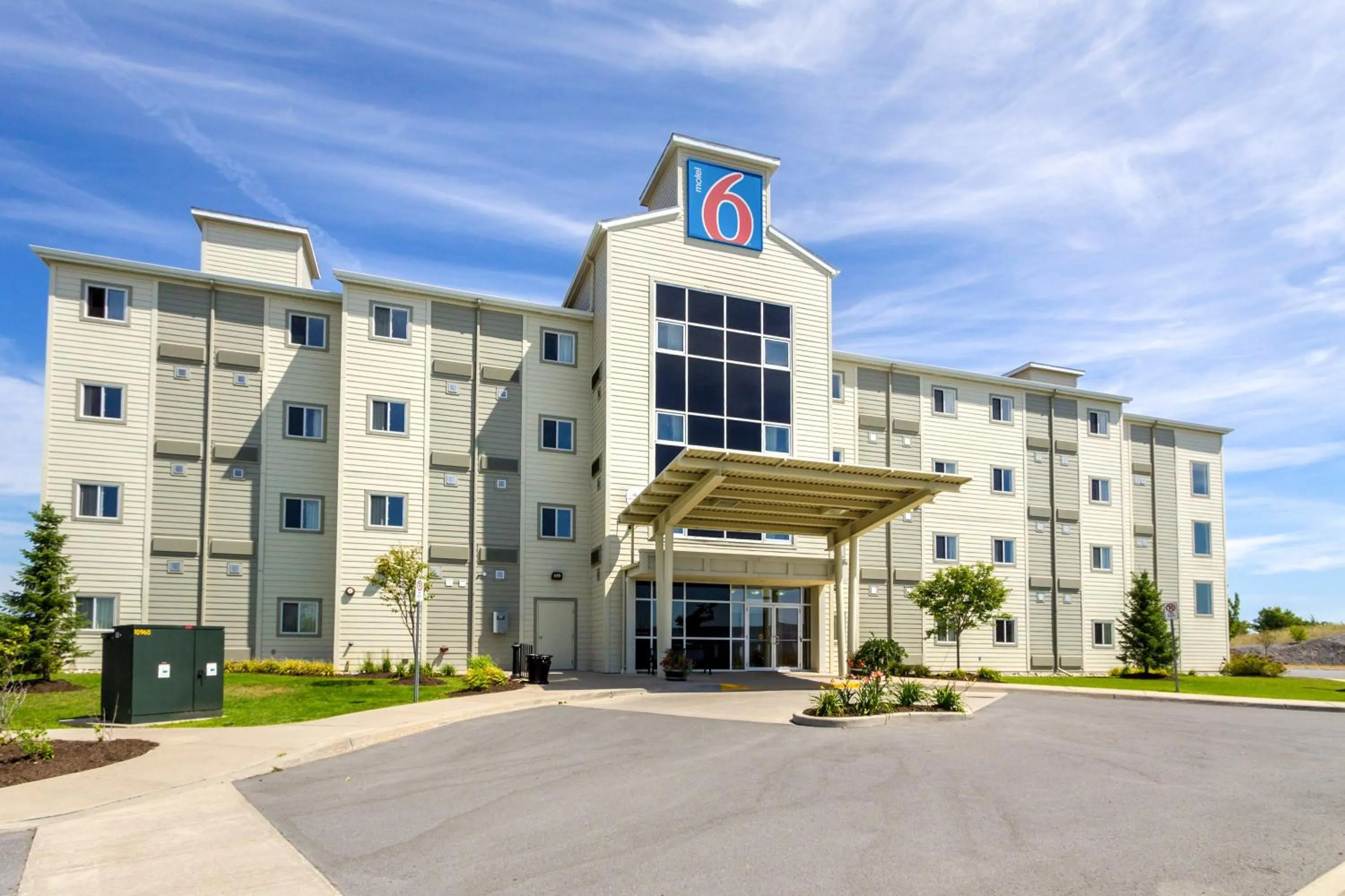 Facade/entrance in Motel 6-Kingston, ON