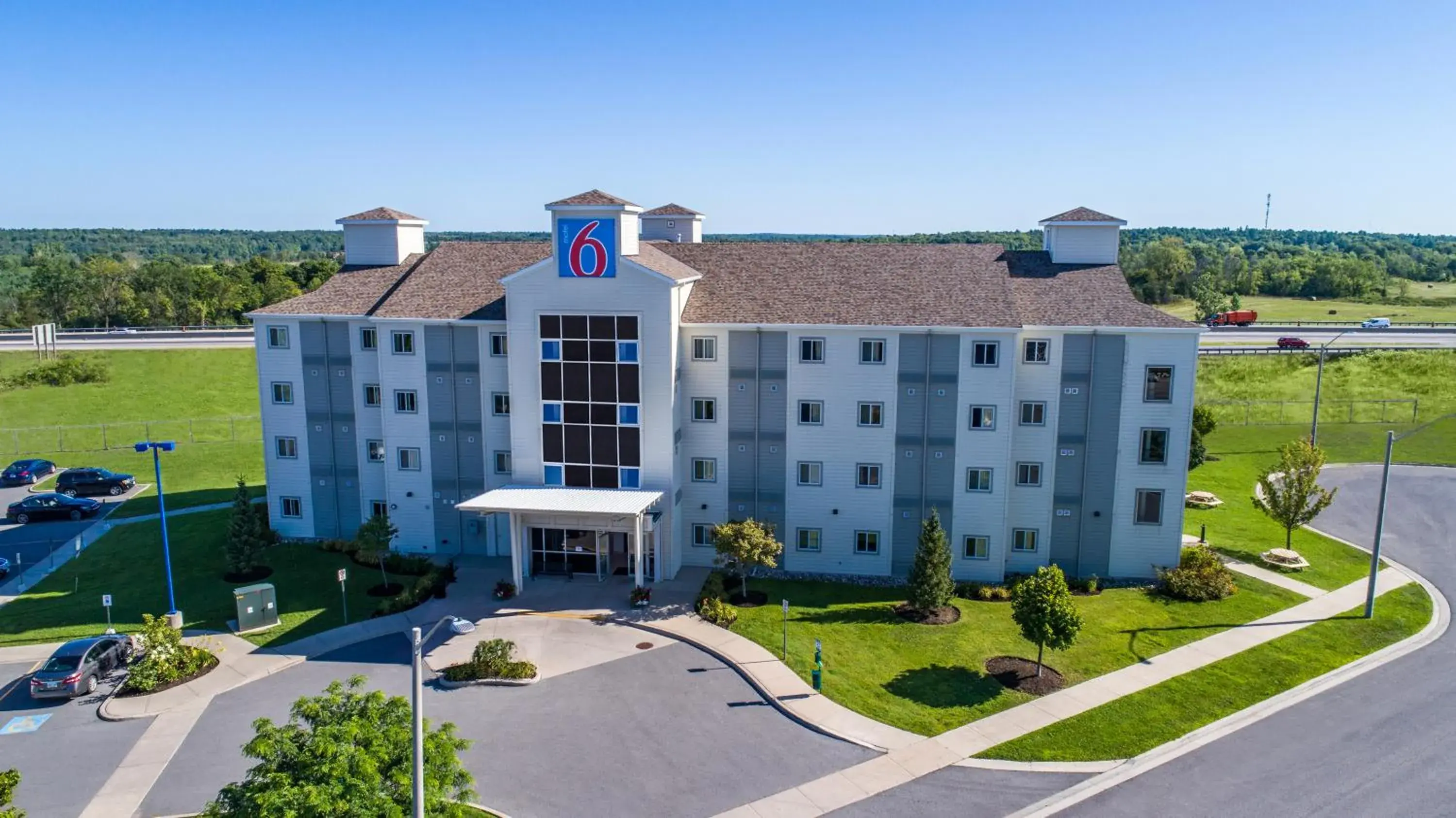 Property building in Motel 6-Kingston, ON Property building in Motel 6-Kingston, ON