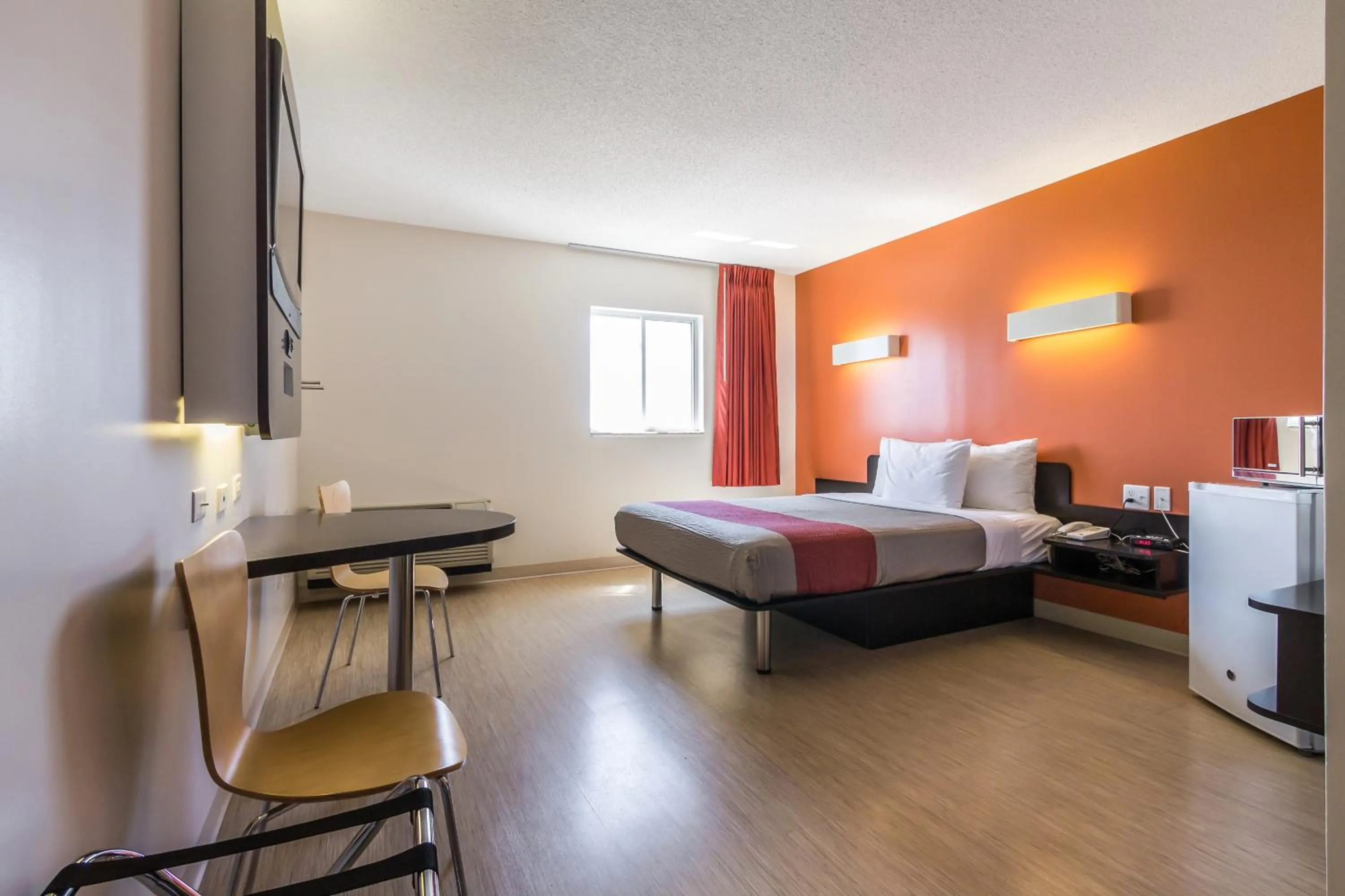 Photo of the whole room, Bed in Motel 6-Kingston, ON