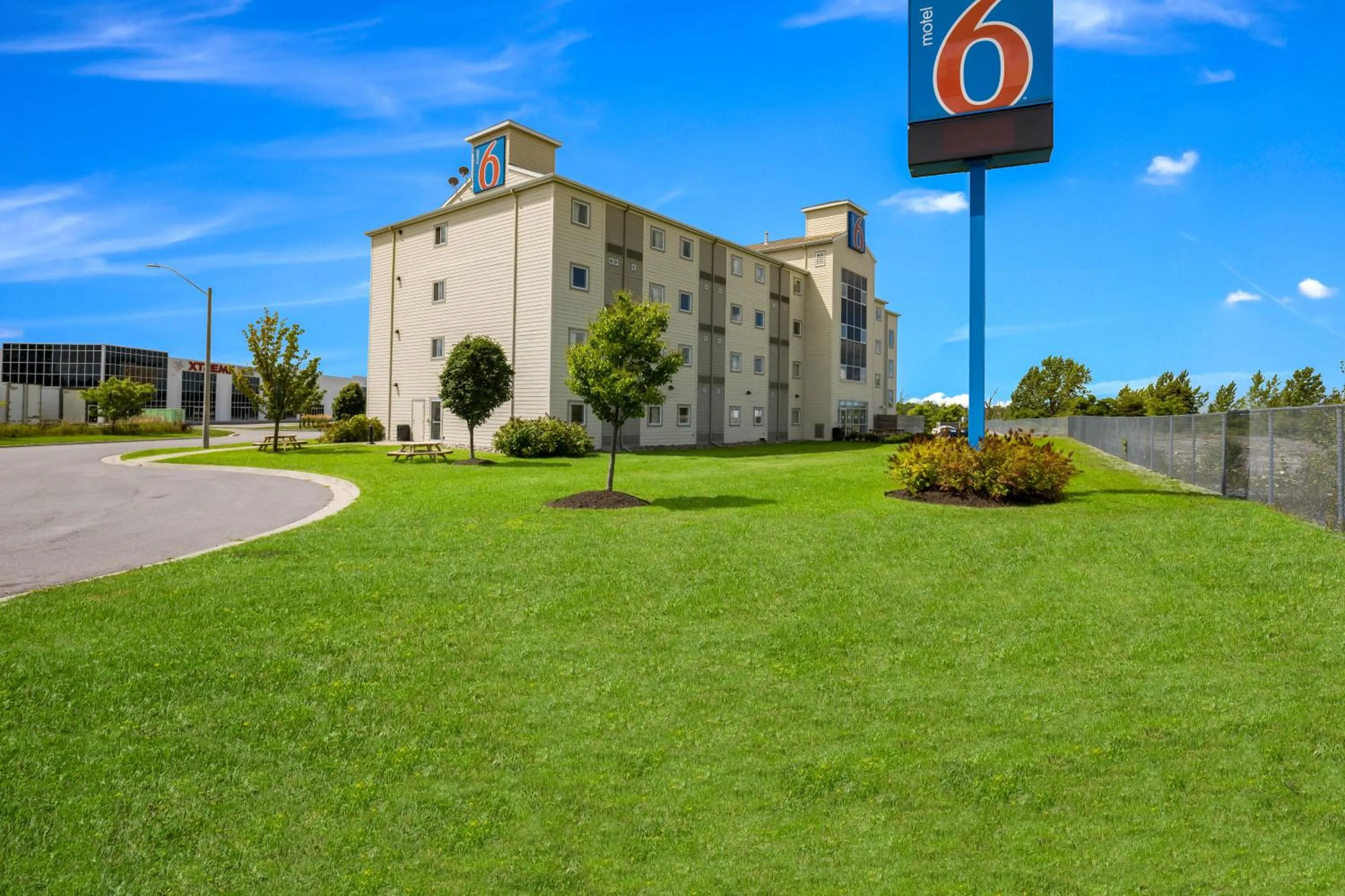 Property building in Motel 6-Kingston, ON