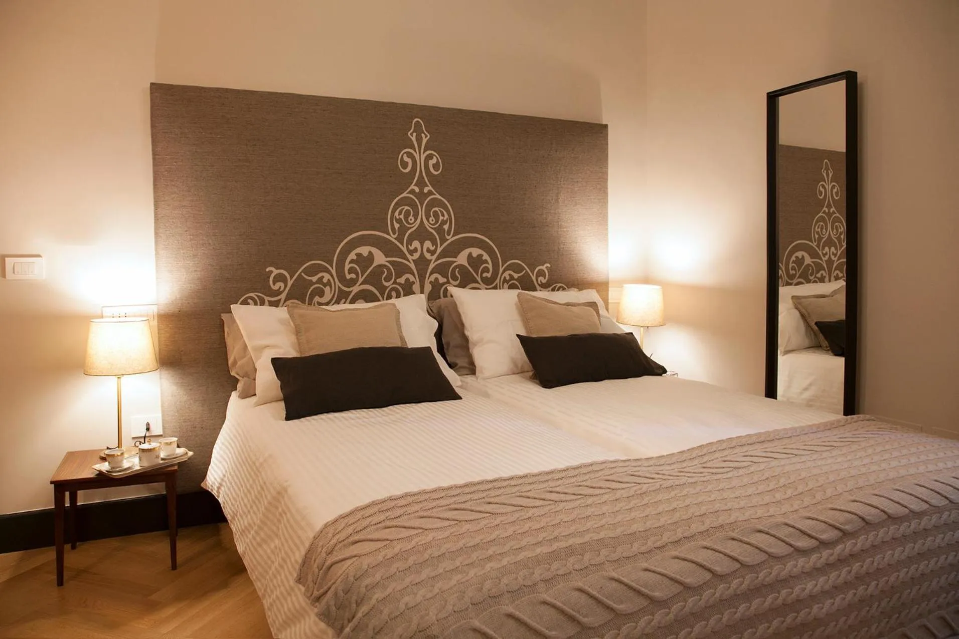 Bedroom, Bed in Santa Monica Townhouse