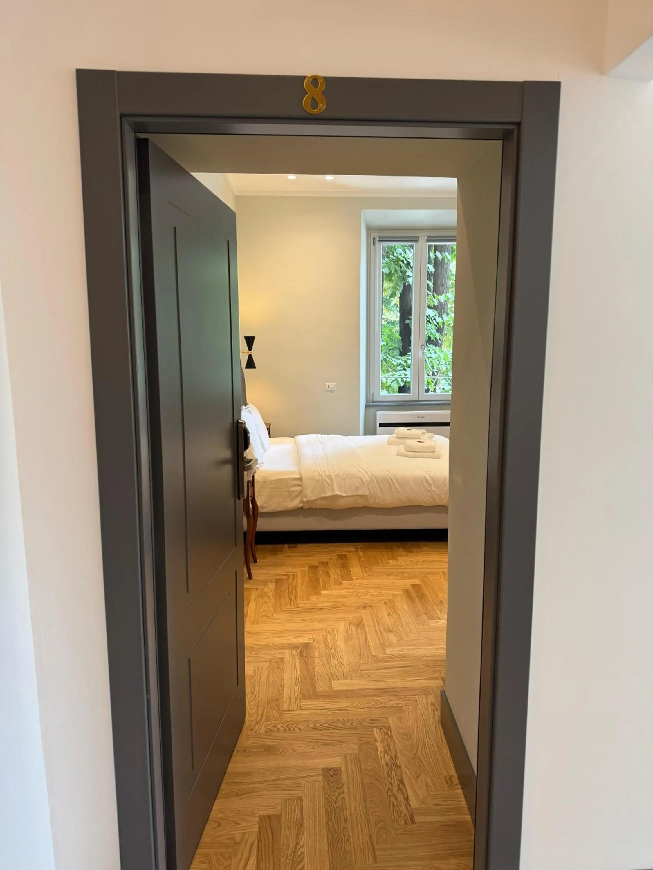 Photo of the whole room, Bed in Santa Monica Townhouse