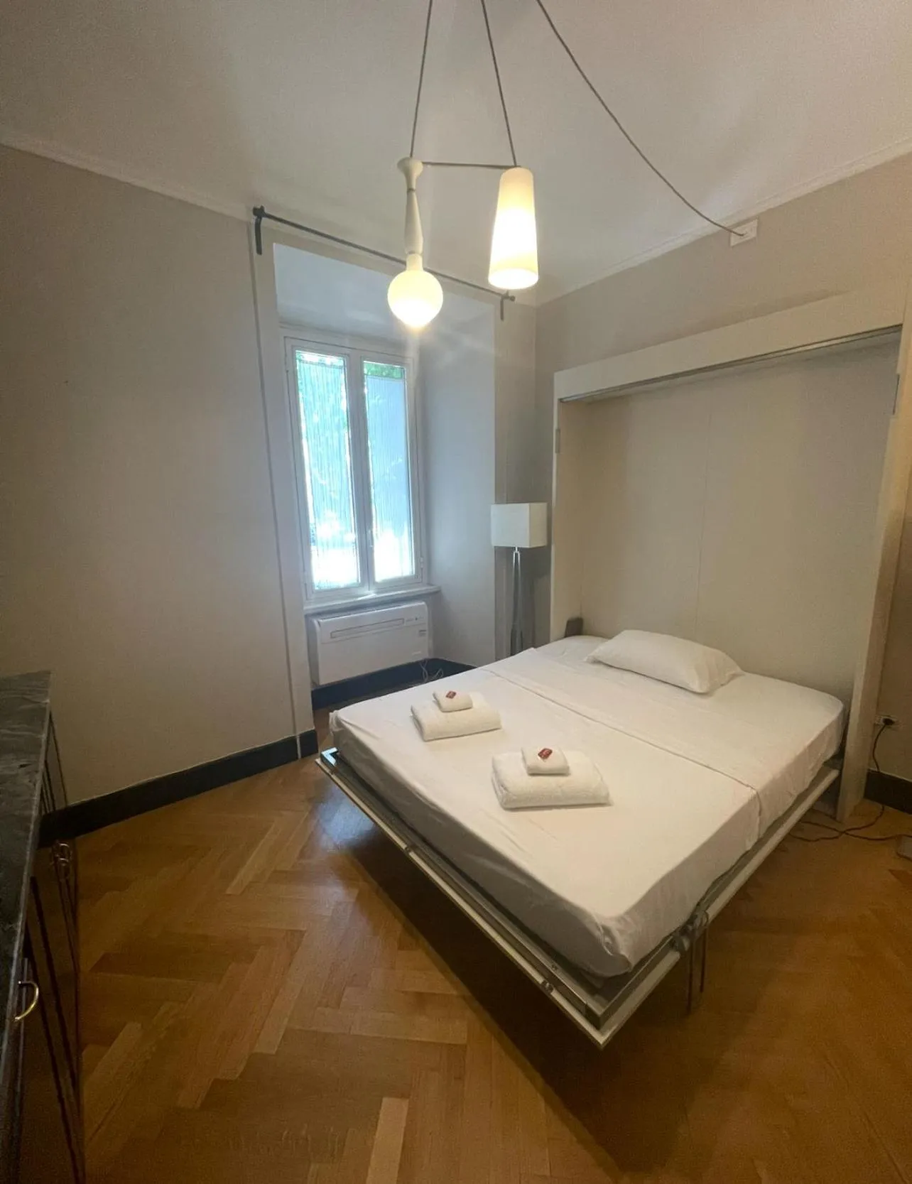 Bedroom, Bed in Santa Monica Townhouse