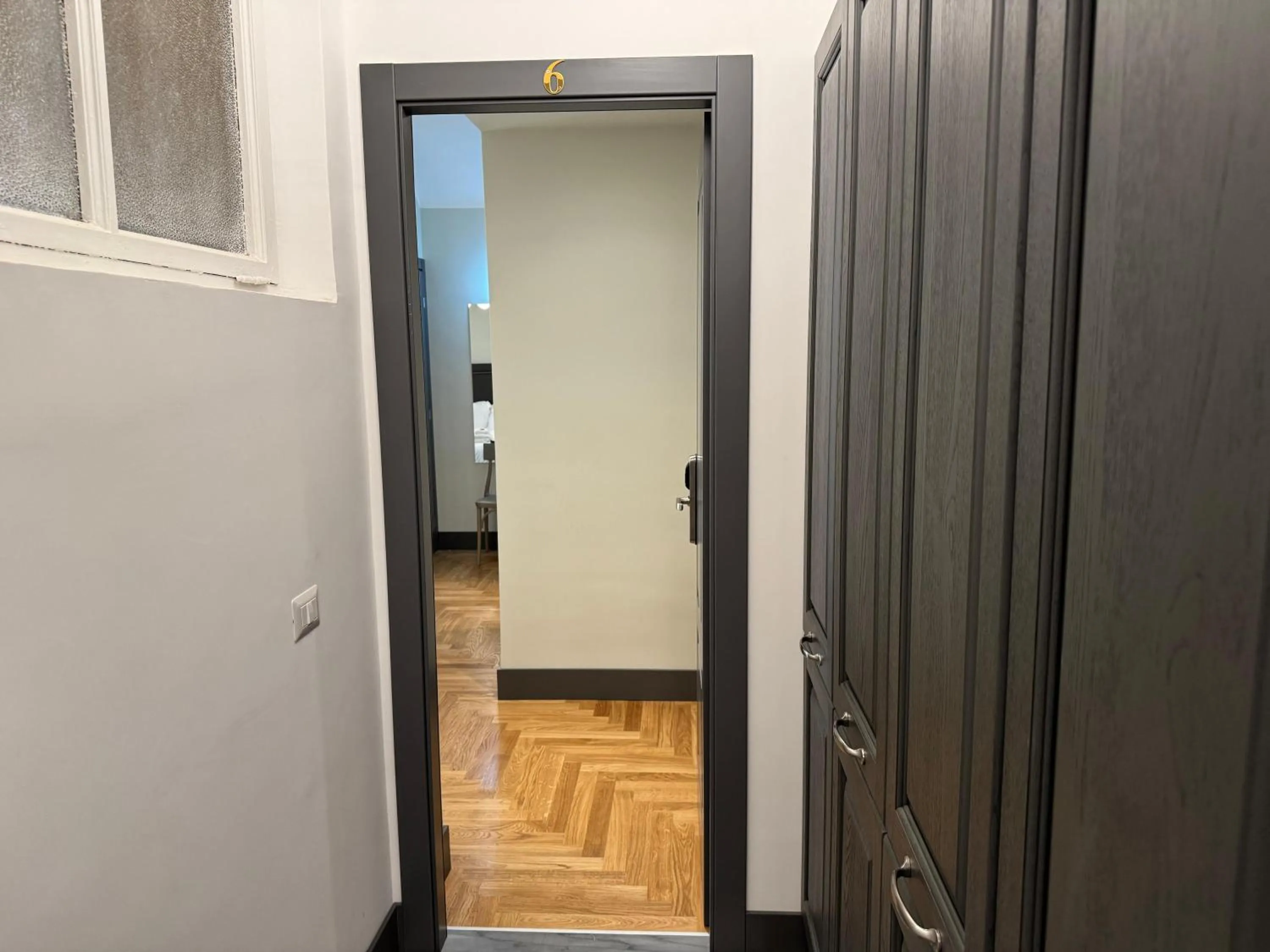 Photo of the whole room in Santa Monica Townhouse