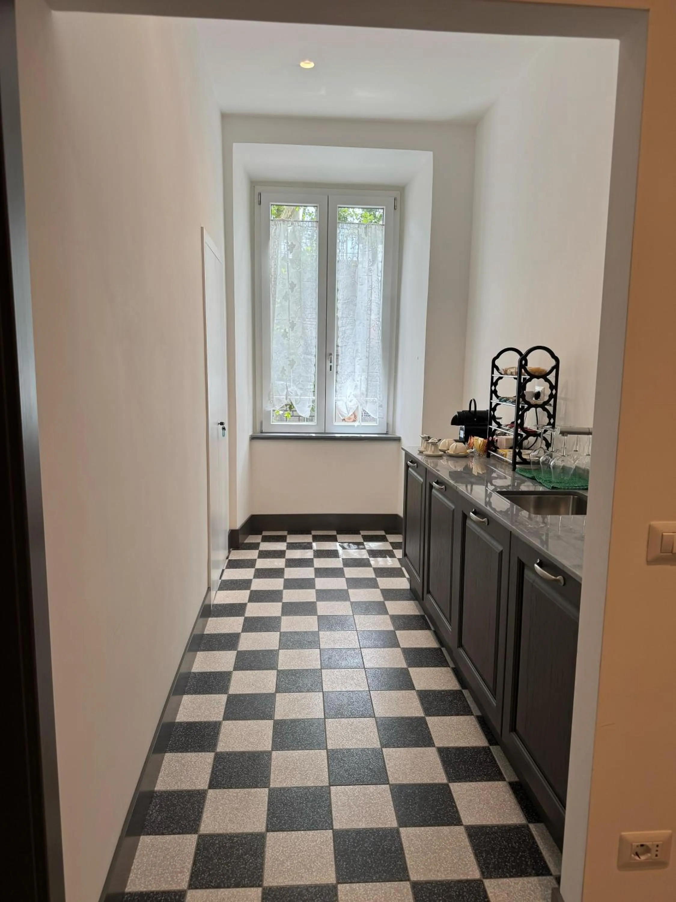 Breakfast in Santa Monica Townhouse