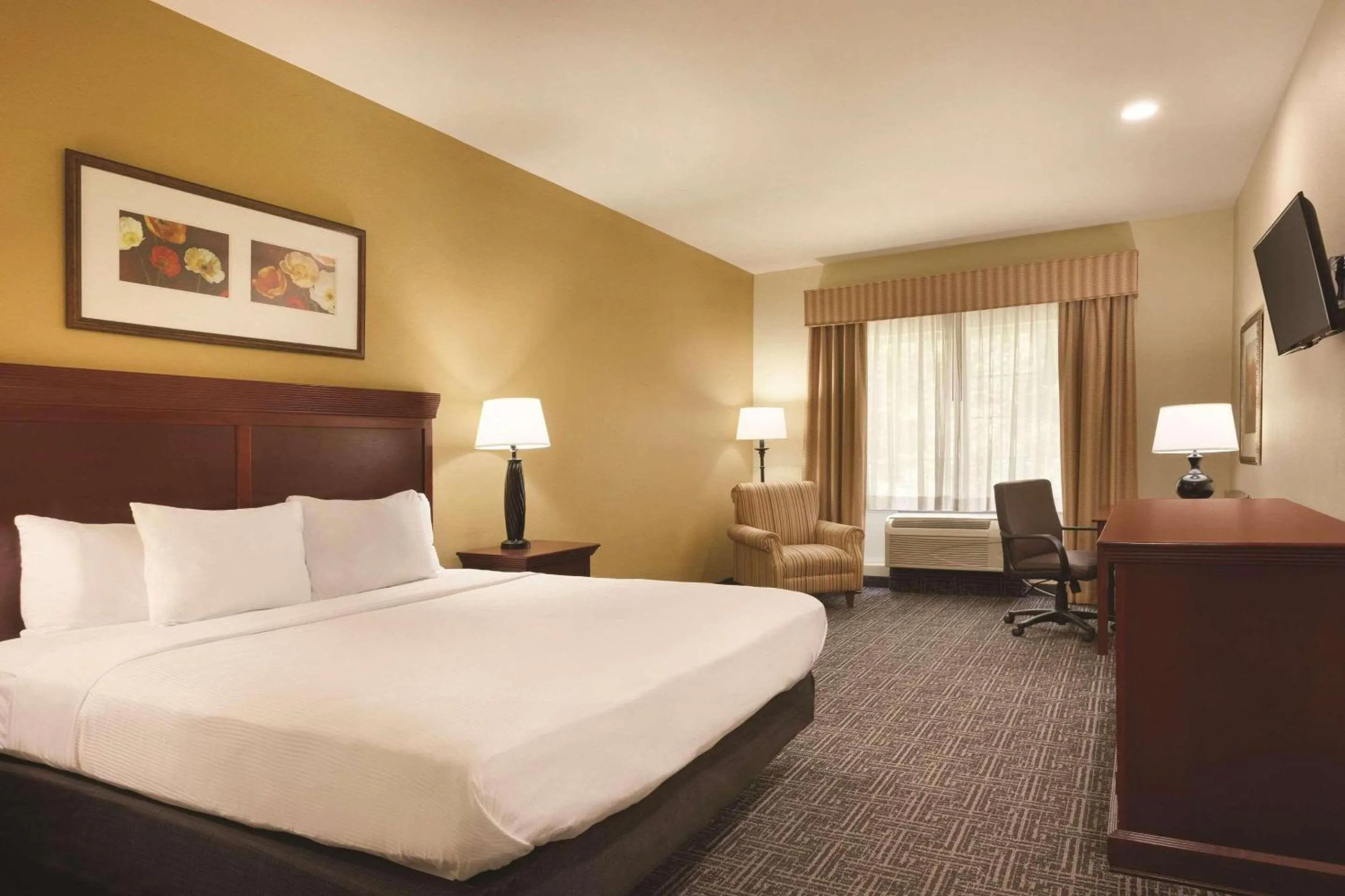 Bedroom, Bed in Country Inn & Suites by Radisson, Goodlettsville, TN