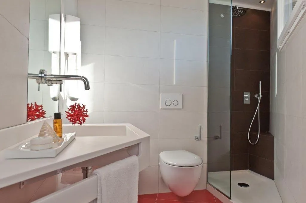 Bathroom in Hotel Torremaura