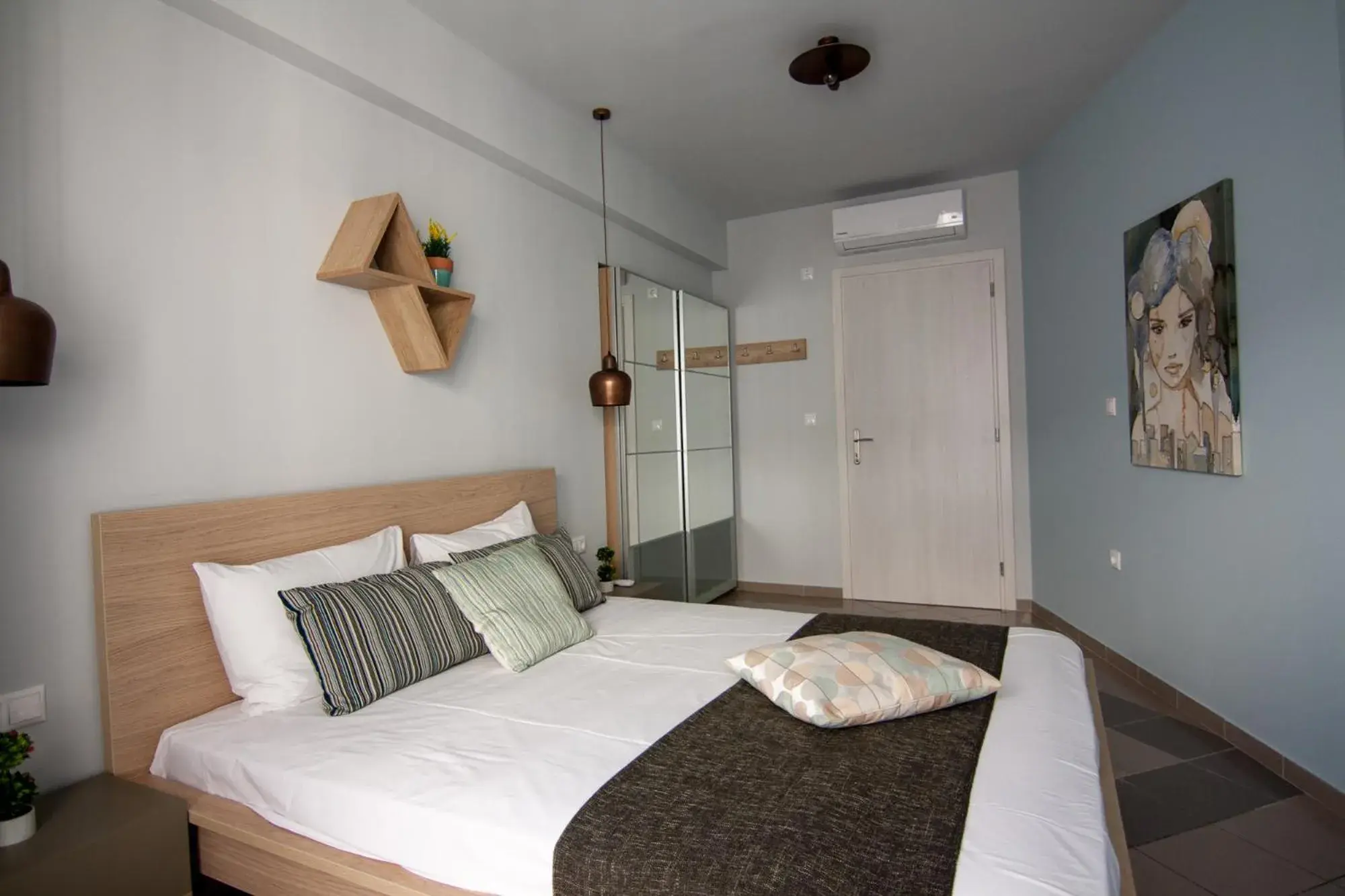 Bedroom, Bed in Dynasta Central Suites Bedroom, Bed in Dynasta Central Suites