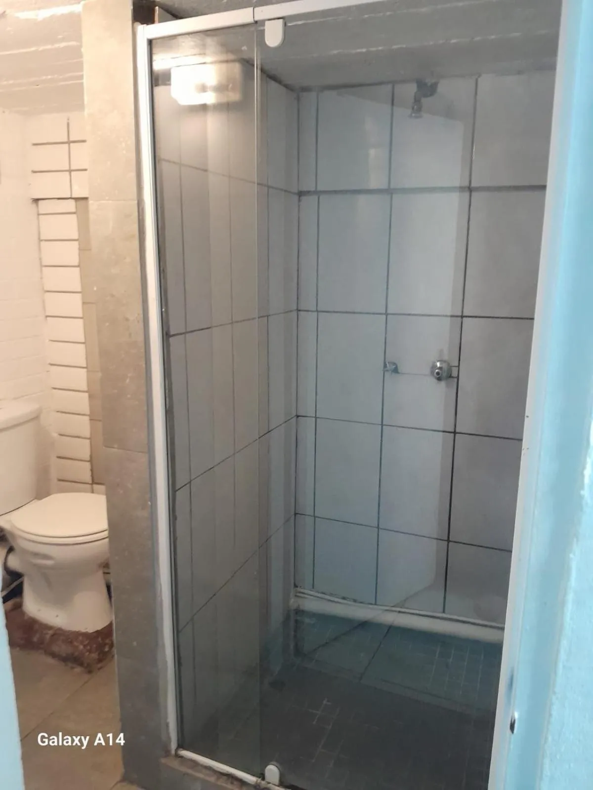 Shower in PMB Backpackers Lodge