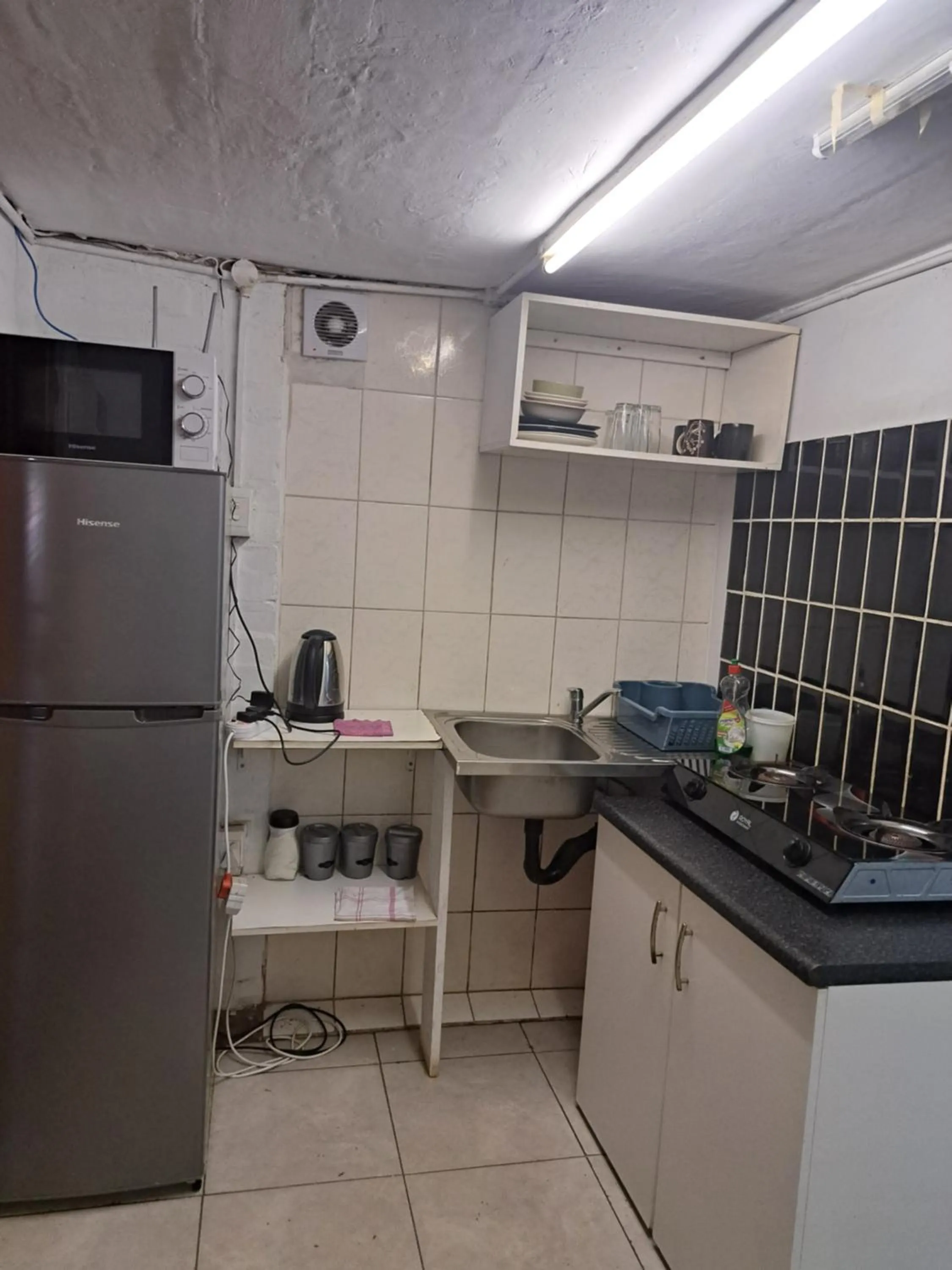 Kitchen or kitchenette in PMB Backpackers Lodge