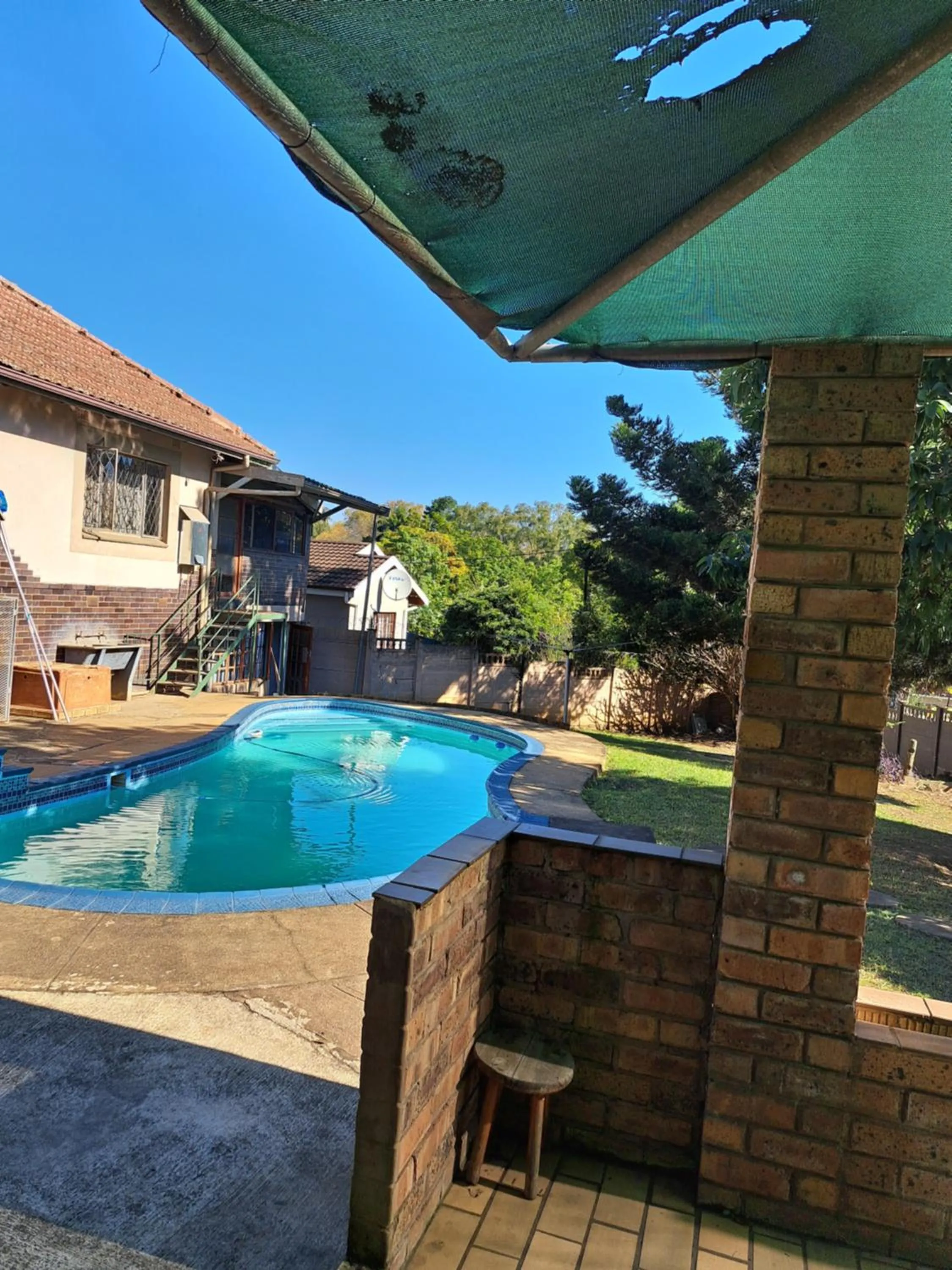 Swimming pool in PMB Backpackers Lodge