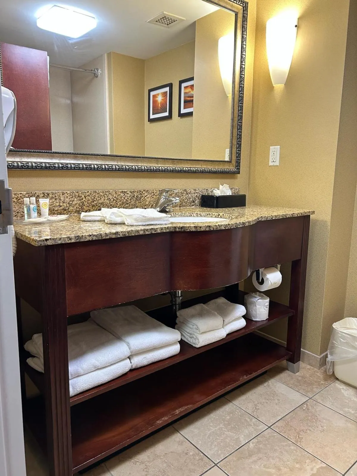 Bathroom in Comfort Suites Palm Bay - Melbourne