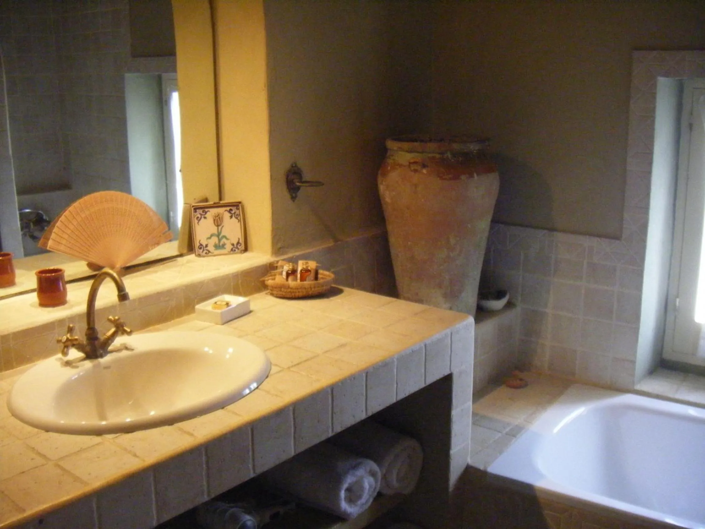 Bathroom in La Casa de Bovedas Charming Inn