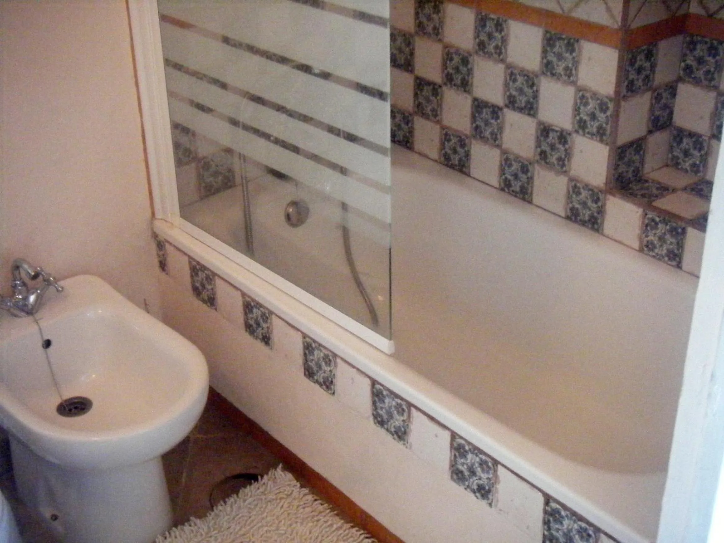 Bathroom in La Casa de Bovedas Charming Inn