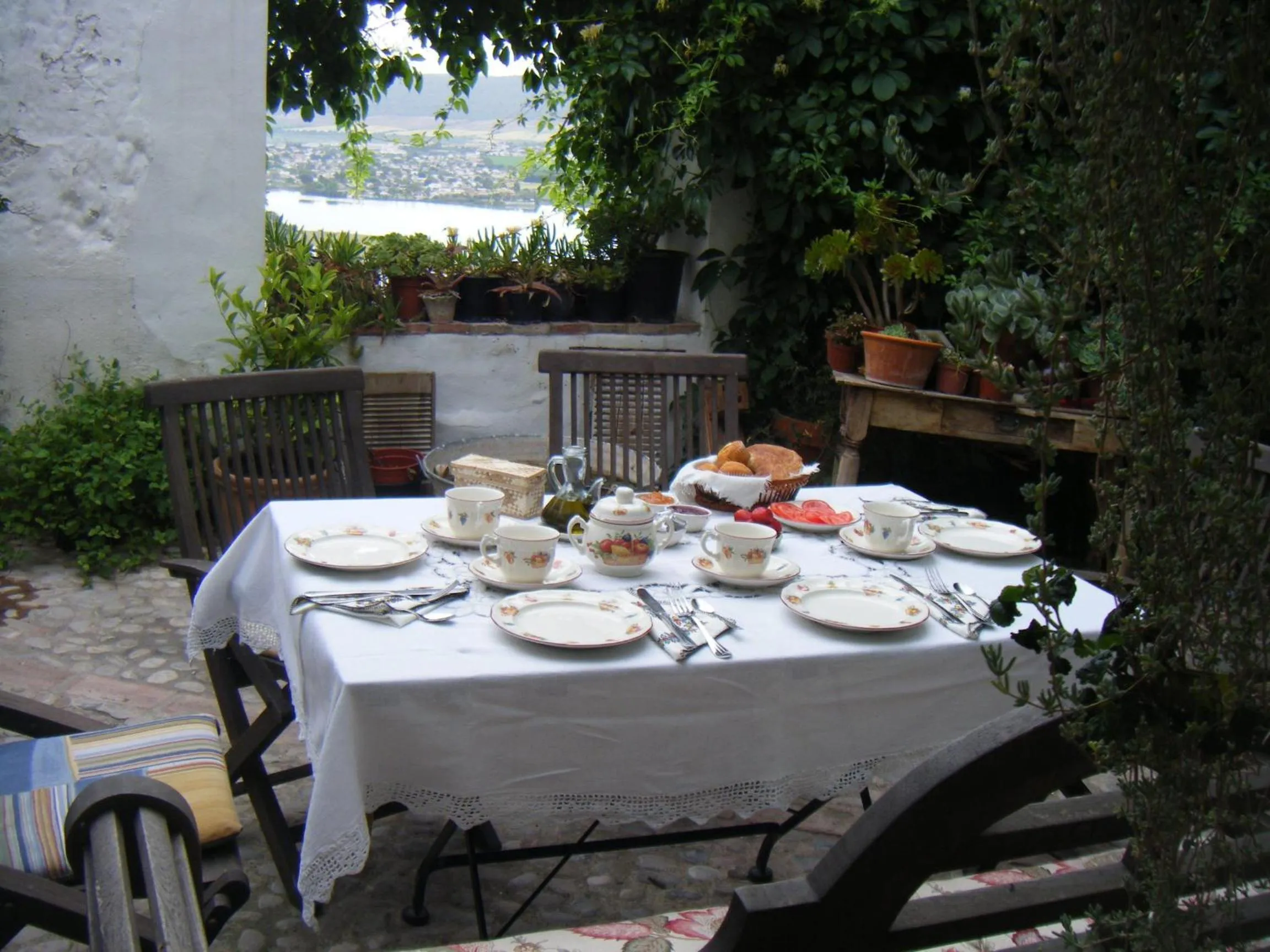 Restaurant/places to eat in La Casa de Bovedas Charming Inn