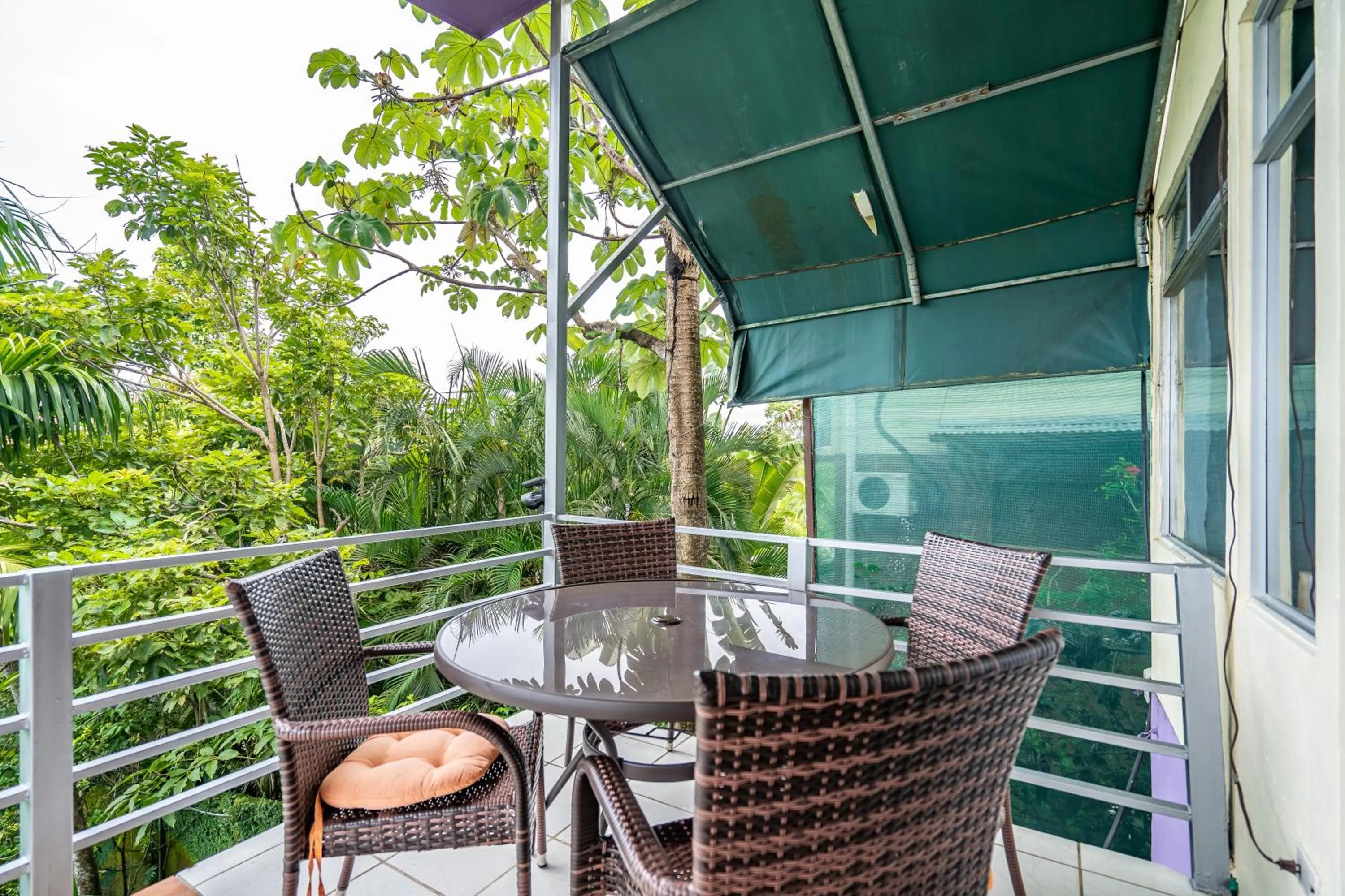 Balcony/Terrace in Peace of Paradise Breakfast Included Free Manuel Antonio Park Tour
