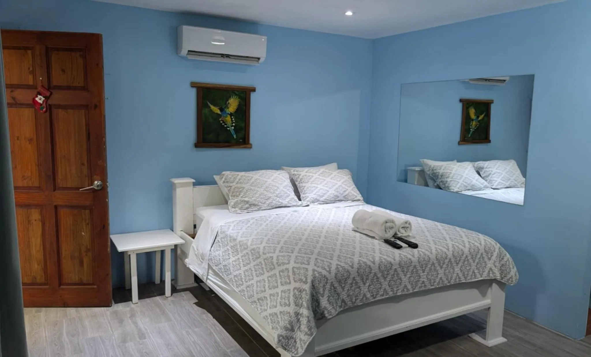 Bed in Peace of Paradise Breakfast Included Free Manuel Antonio Park Tour