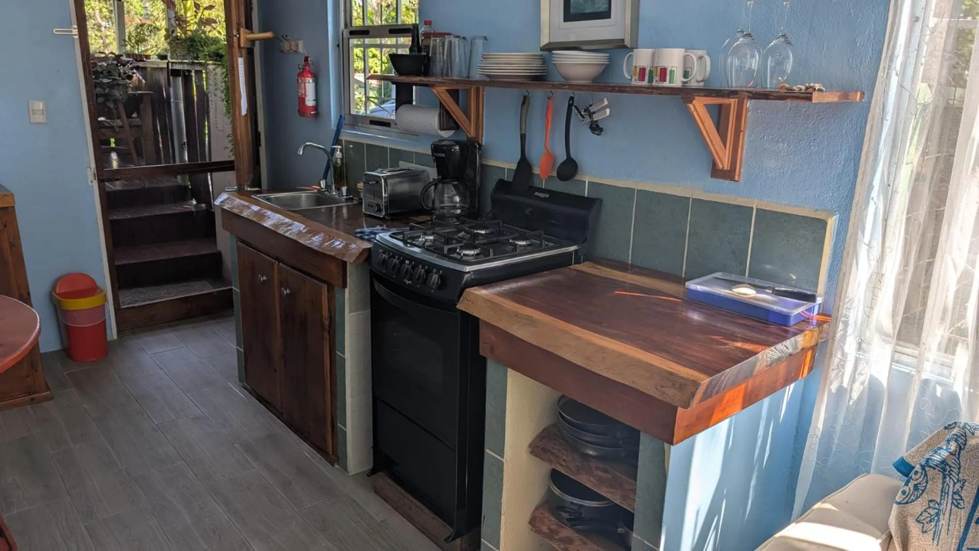 Kitchen or kitchenette in Peace of Paradise Breakfast Included Free Manuel Antonio Park Tour