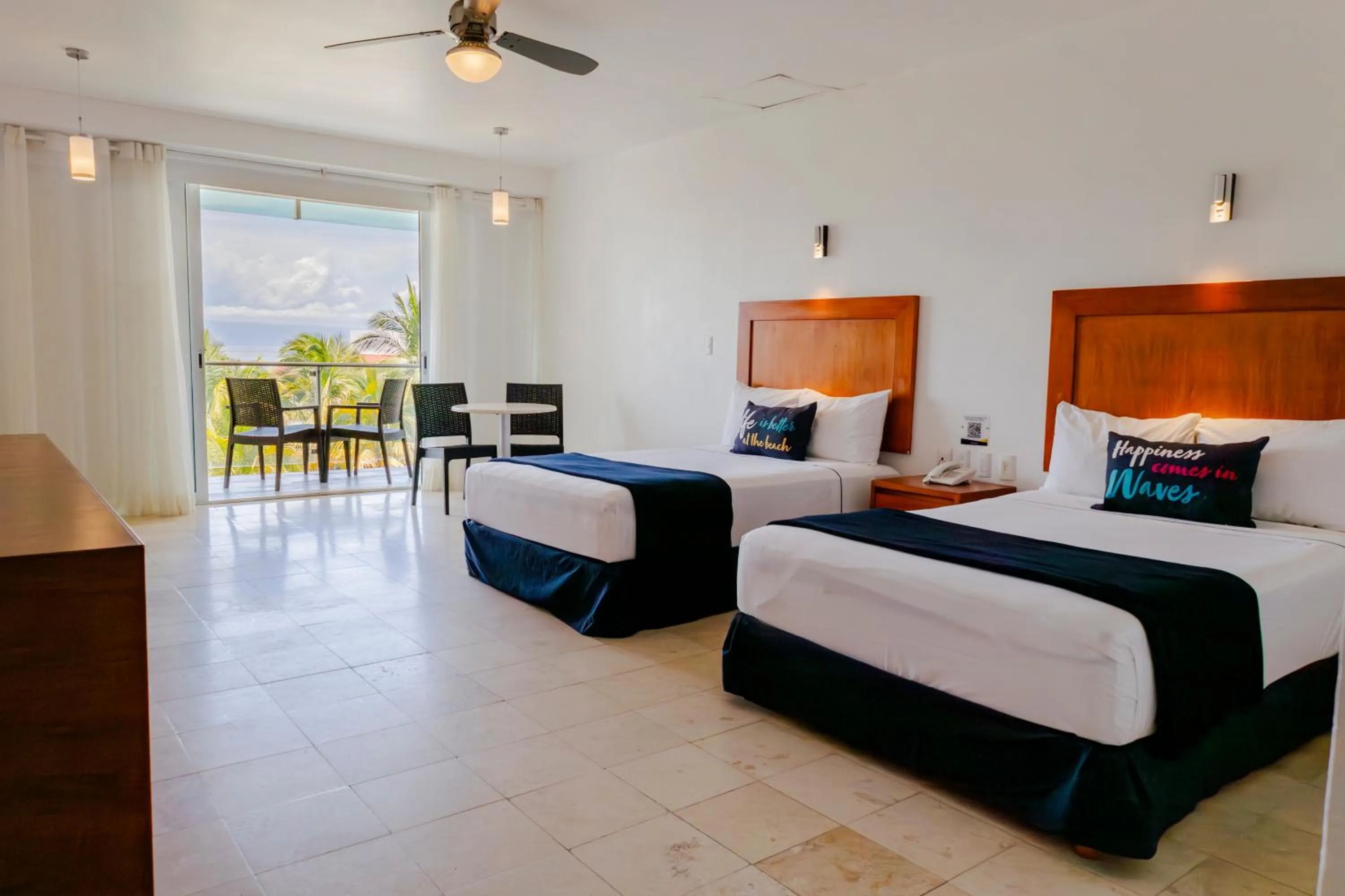 Photo of the whole room, Bed in Hotel Villa Varadero