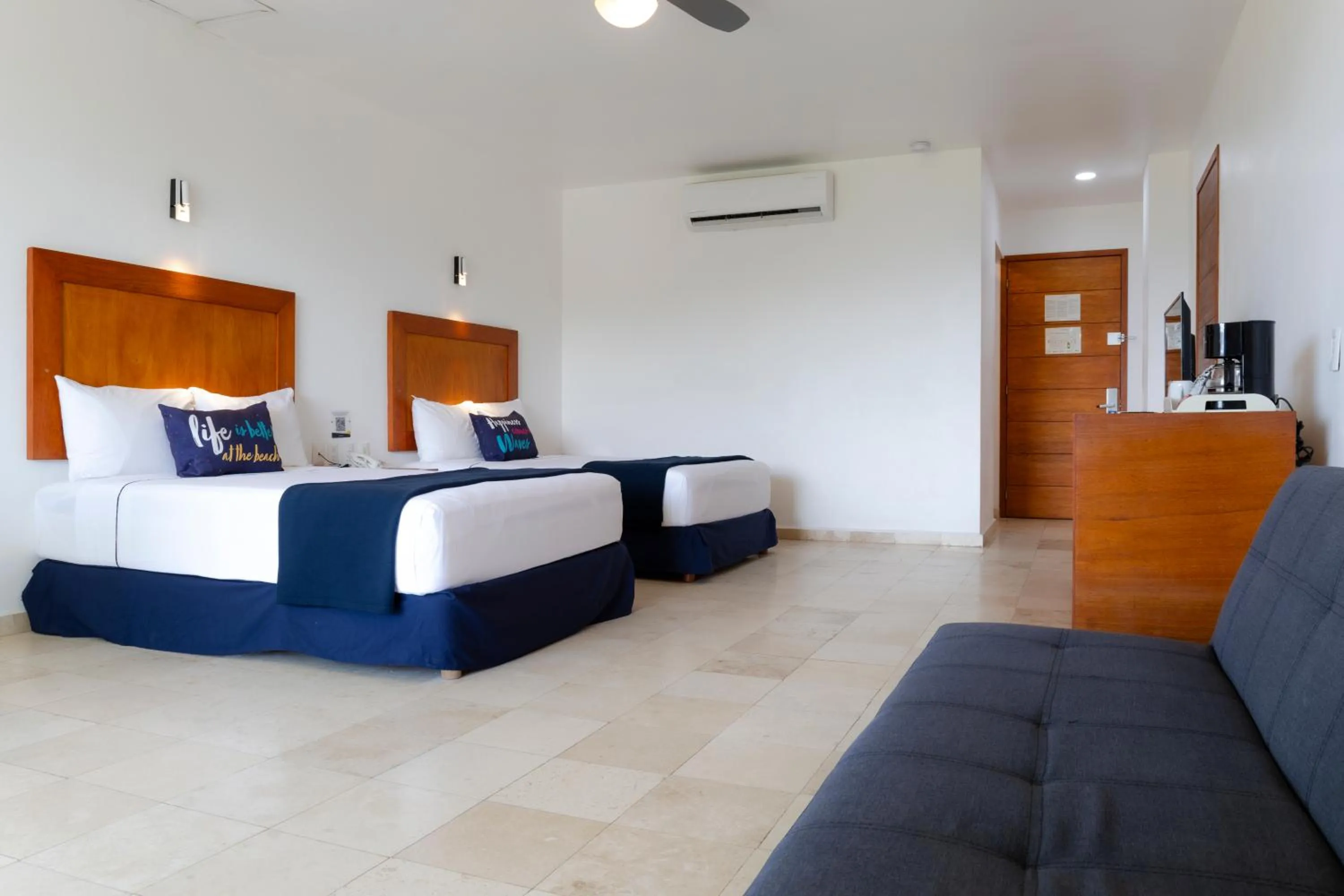 Decorative detail, Bed in Hotel Villa Varadero