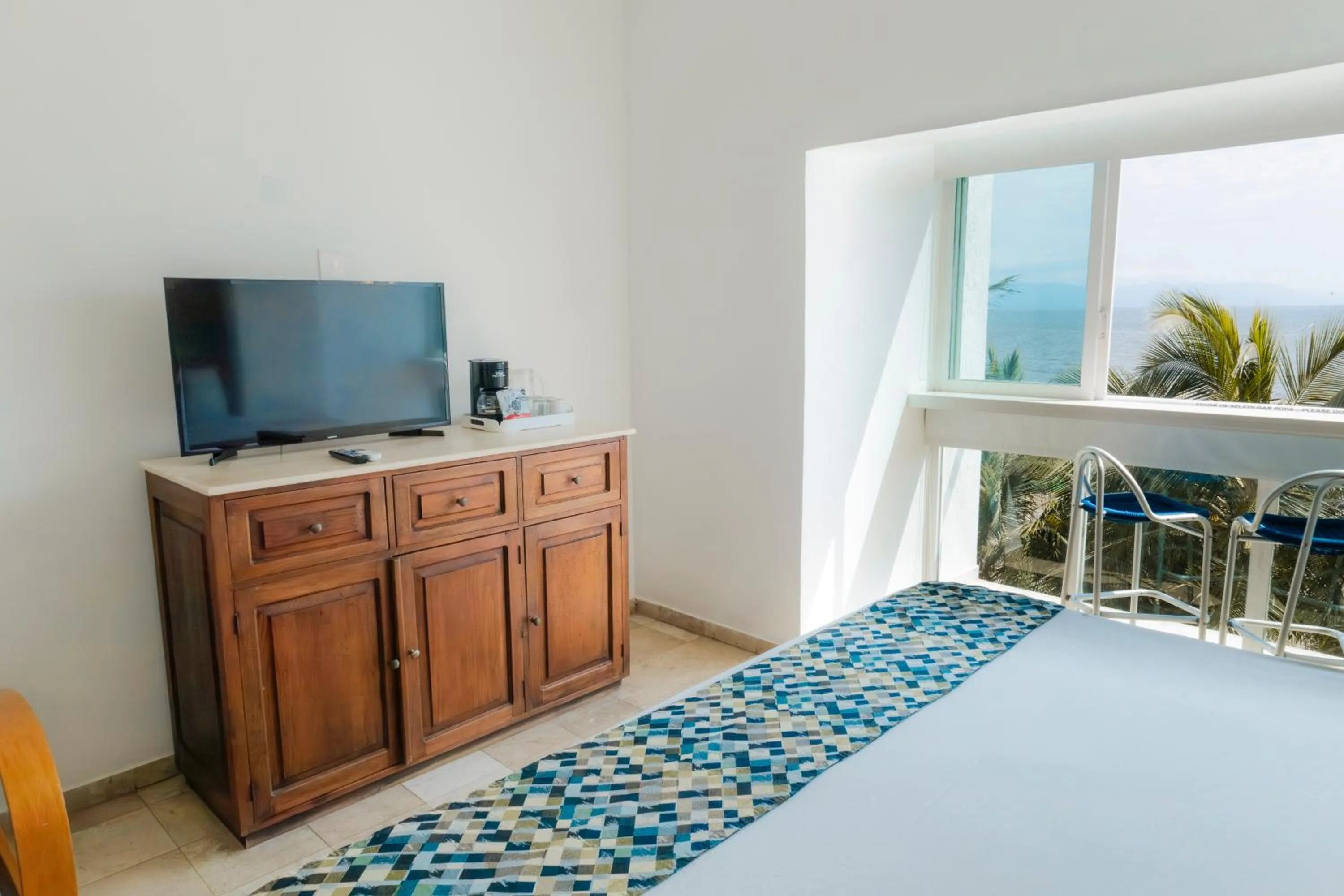 room service, Bed in Hotel Villa Varadero