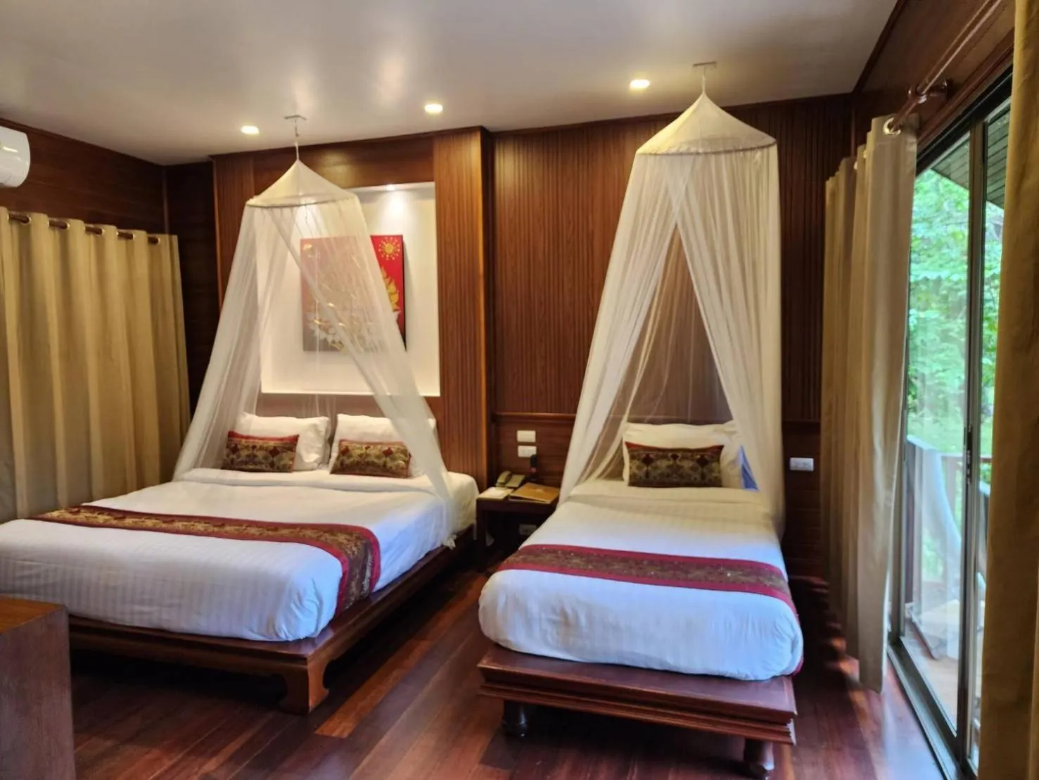 Bedroom, Bed in Phi Phi Natural Resort