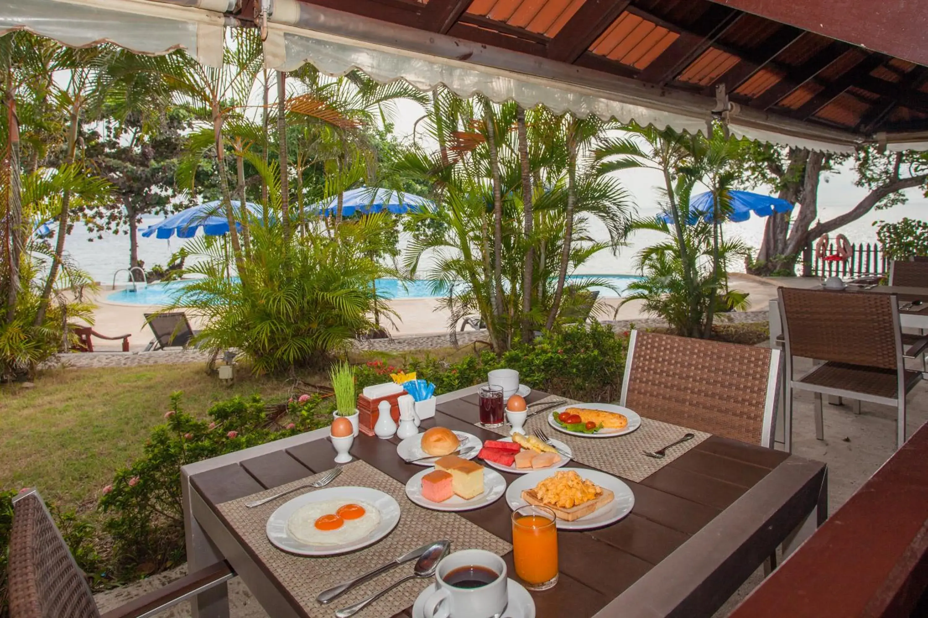 Restaurant/places to eat in Phi Phi Natural Resort Restaurant/places to eat in Phi Phi Natural Resort