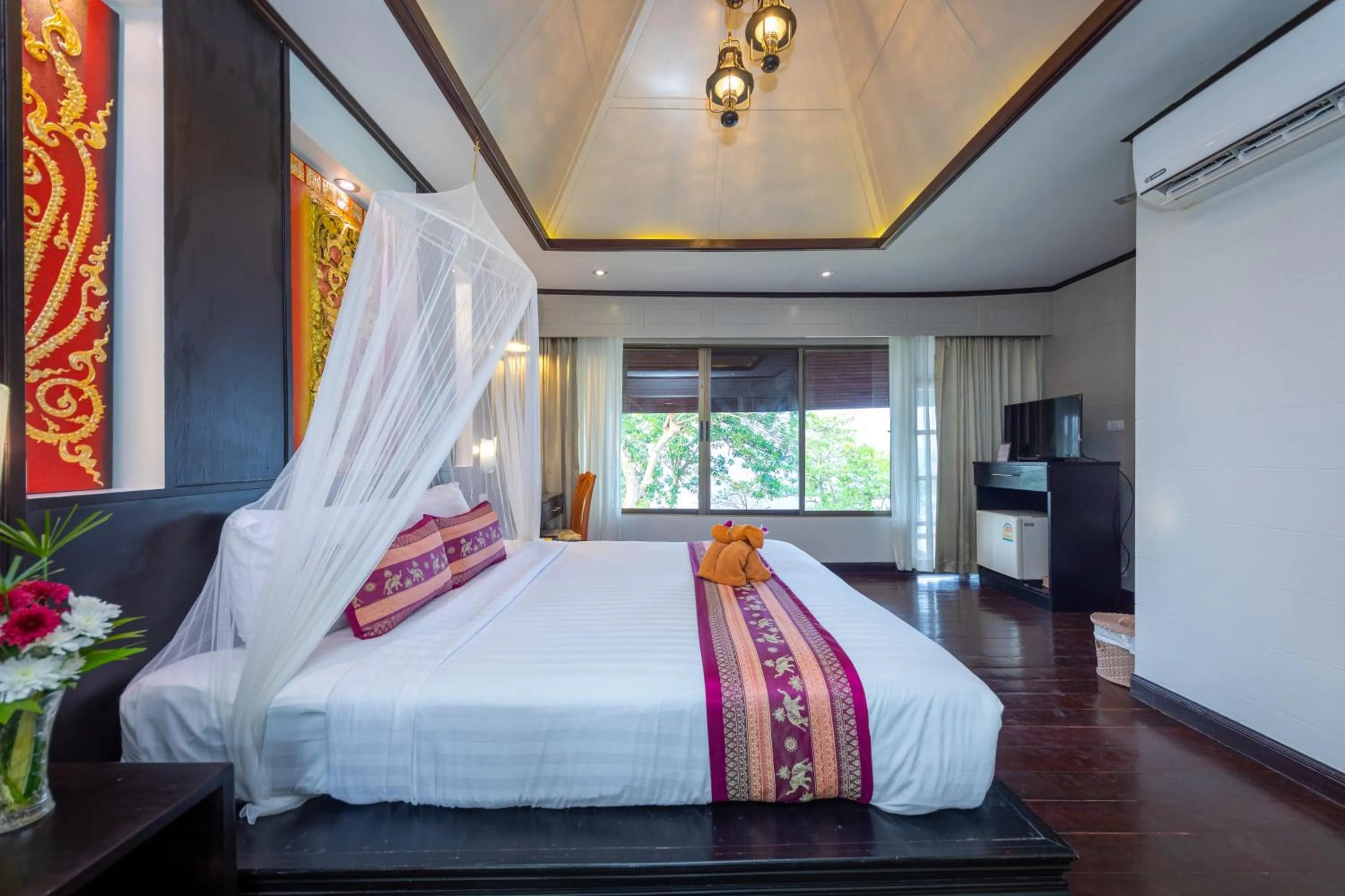 Bed in Phi Phi Natural Resort