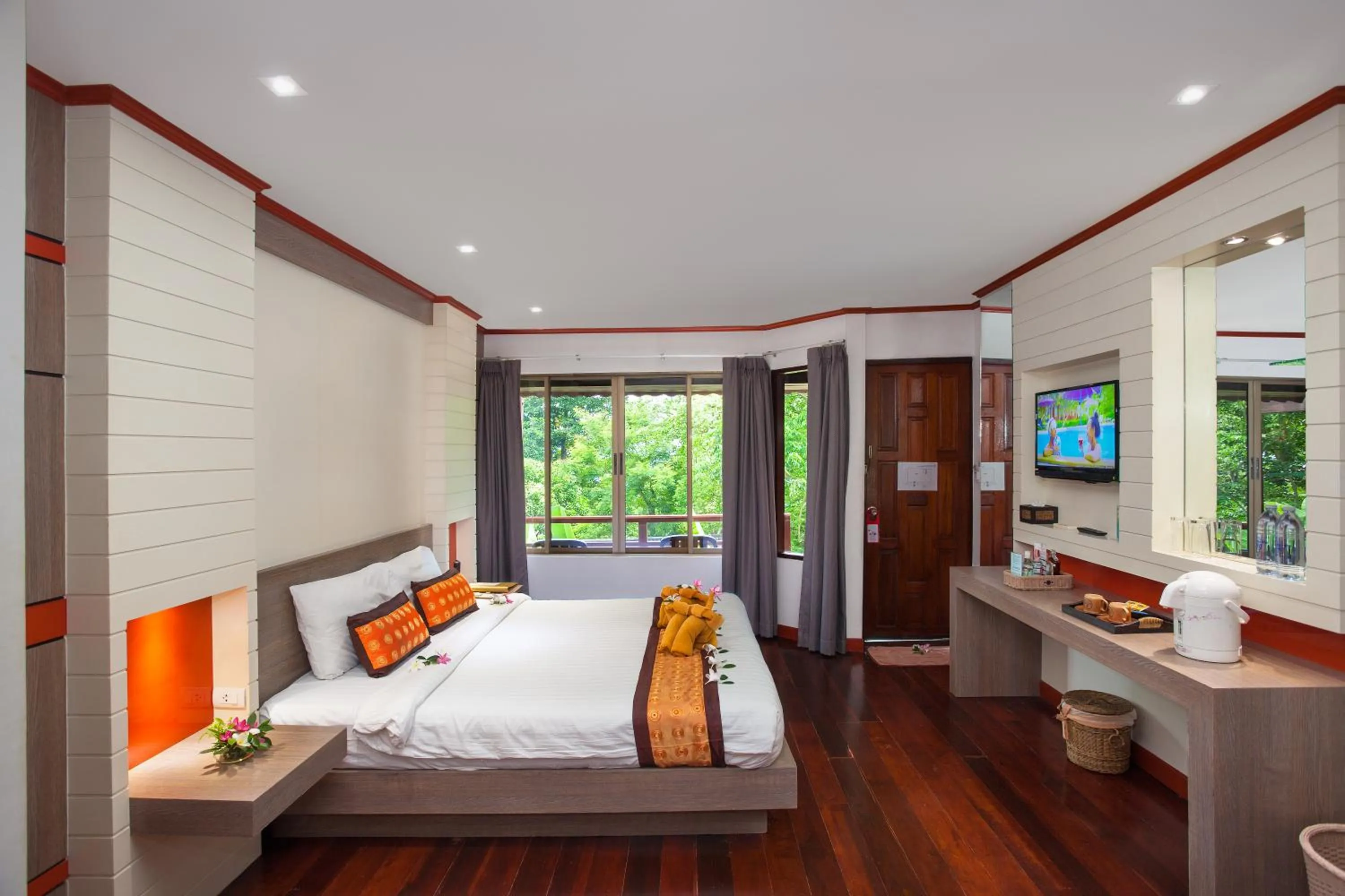 Bedroom, Bed in Phi Phi Natural Resort