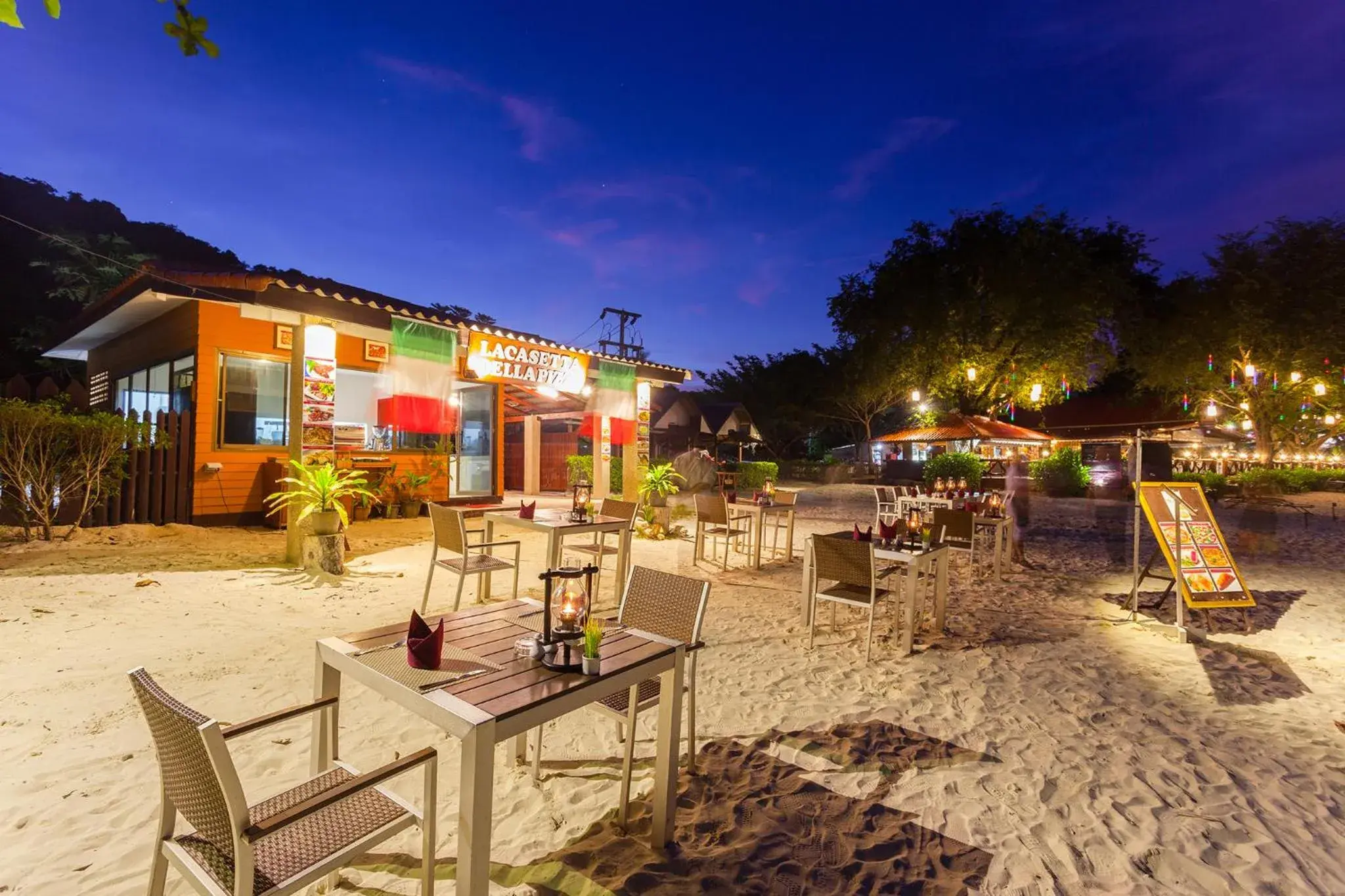 Restaurant/places to eat in Phi Phi Natural Resort Restaurant/places to eat in Phi Phi Natural Resort