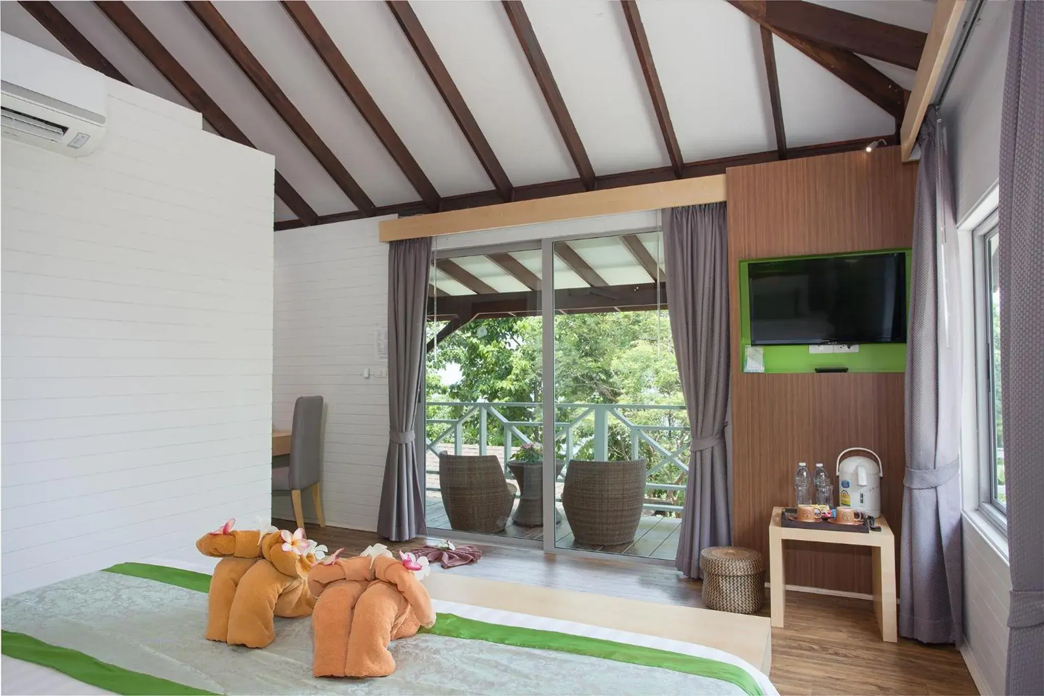 Bed in Phi Phi Natural Resort Bed in Phi Phi Natural Resort