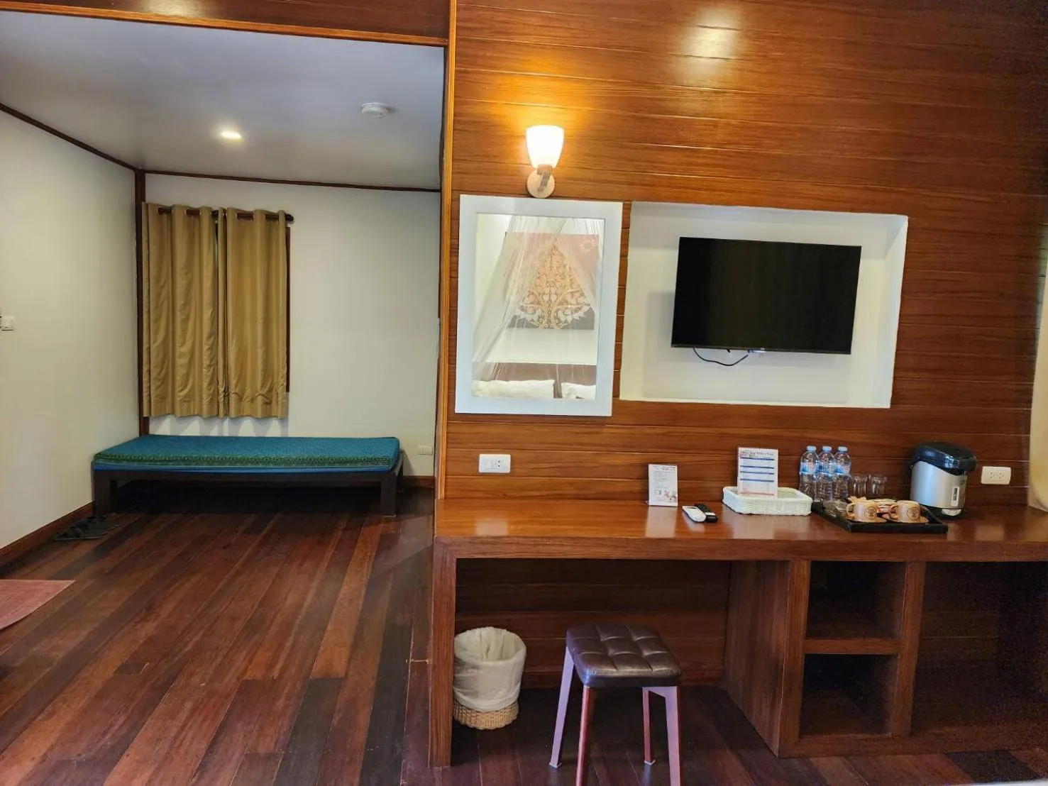 Guests, Bed in Phi Phi Natural Resort