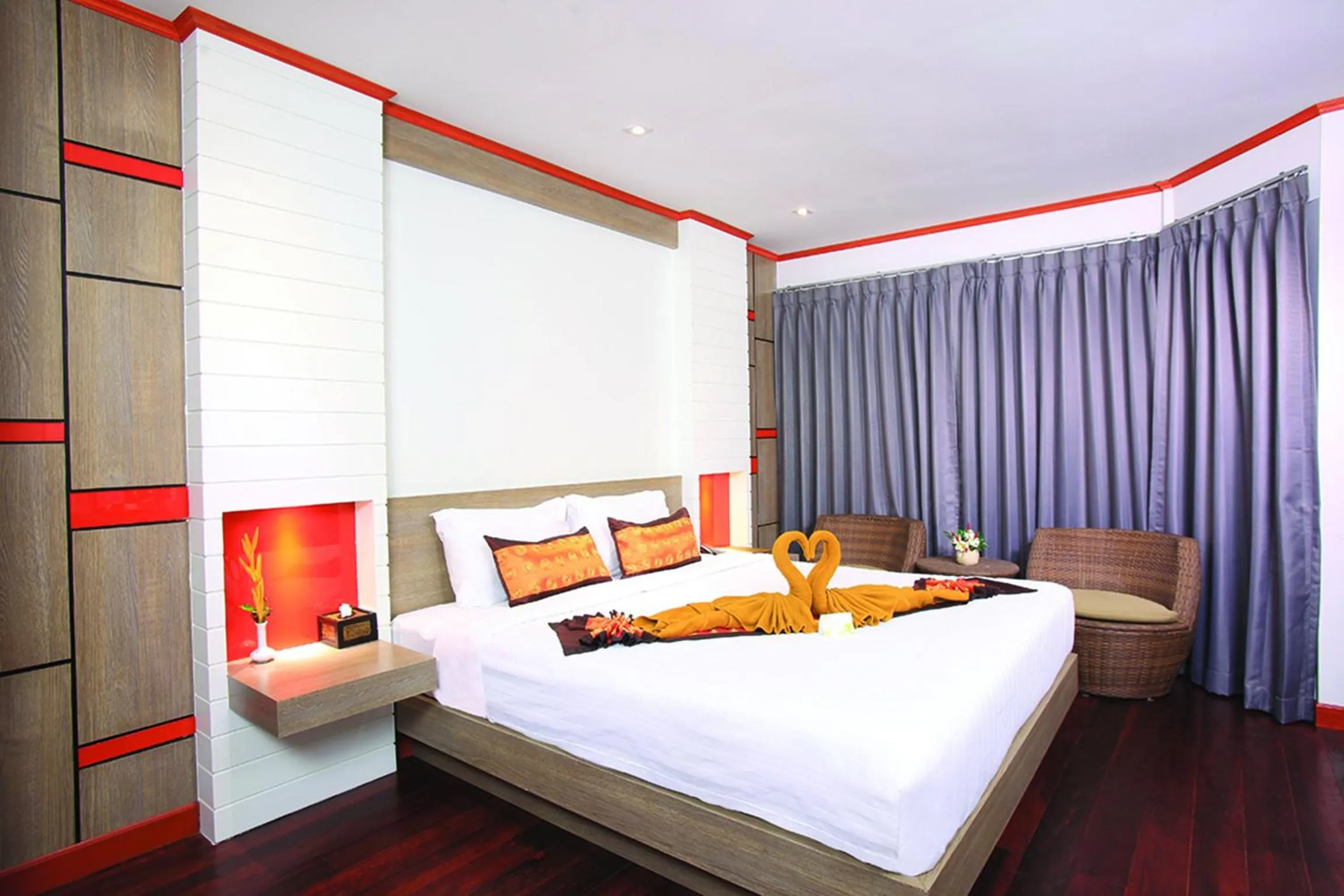 Bed in Phi Phi Natural Resort