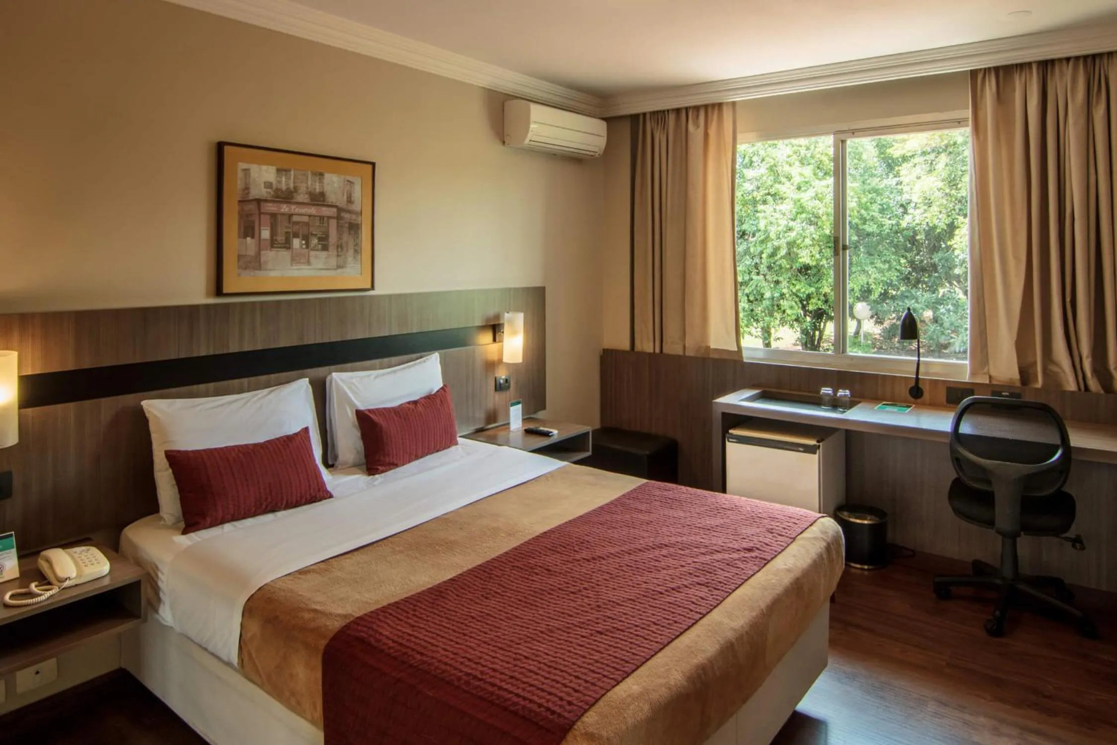 Bed in Hotel Deville Express Cascavel