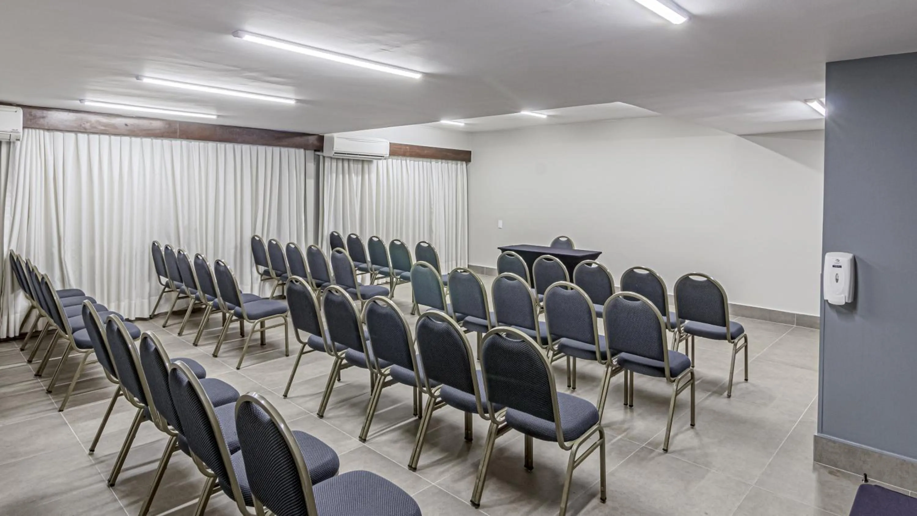 Meeting/conference room in Hotel Deville Express Cascavel