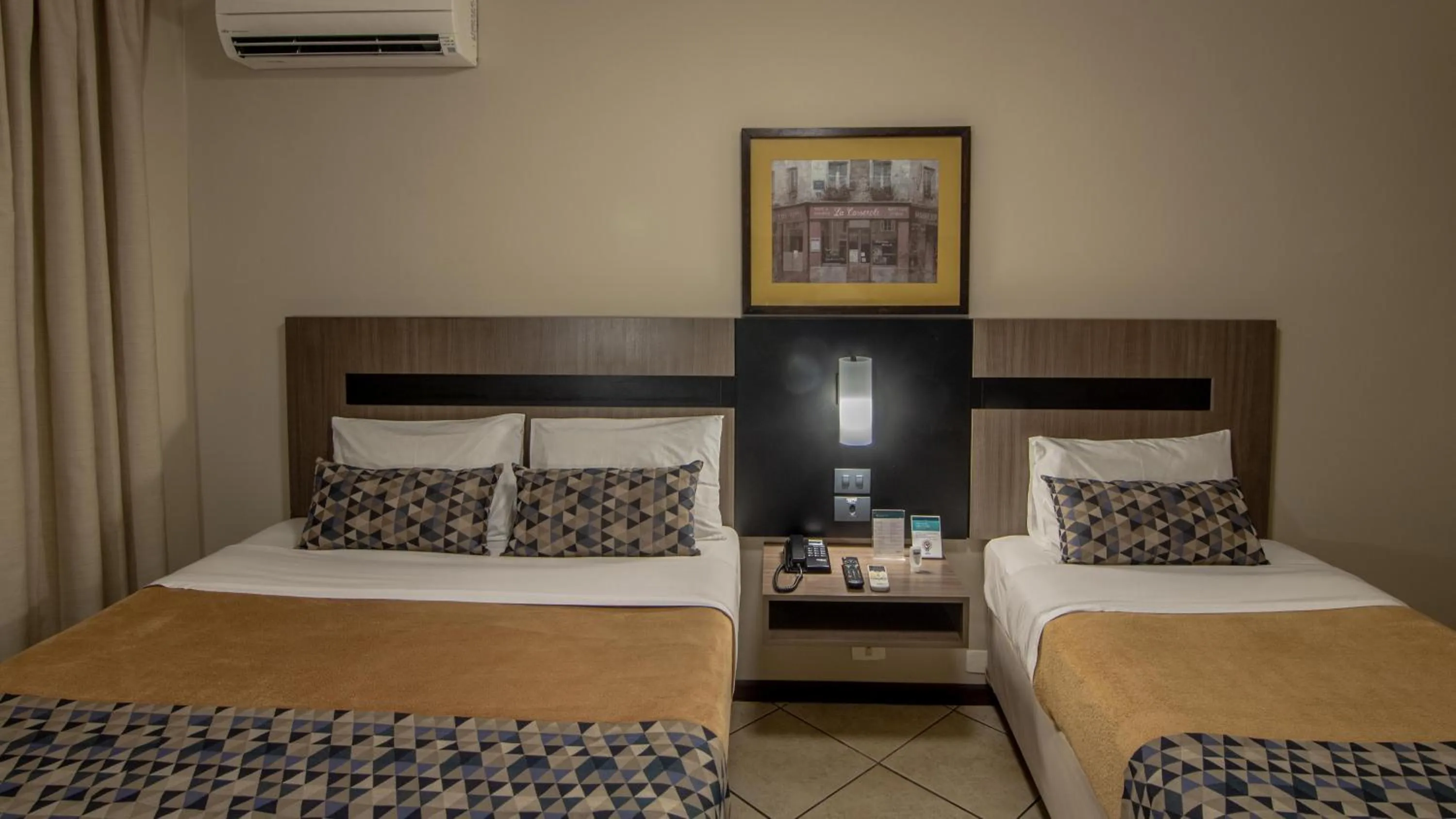 Bed in Hotel Deville Express Cascavel