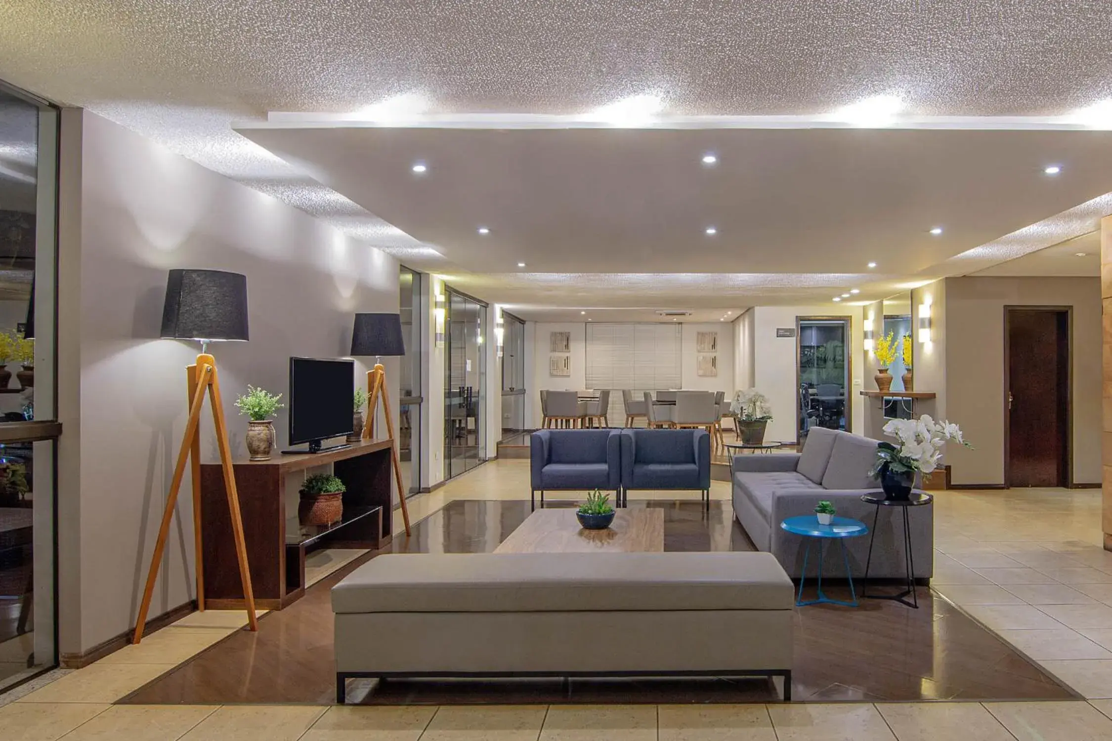 Lobby or reception in Hotel Deville Express Cascavel Lobby or reception in Hotel Deville Express Cascavel