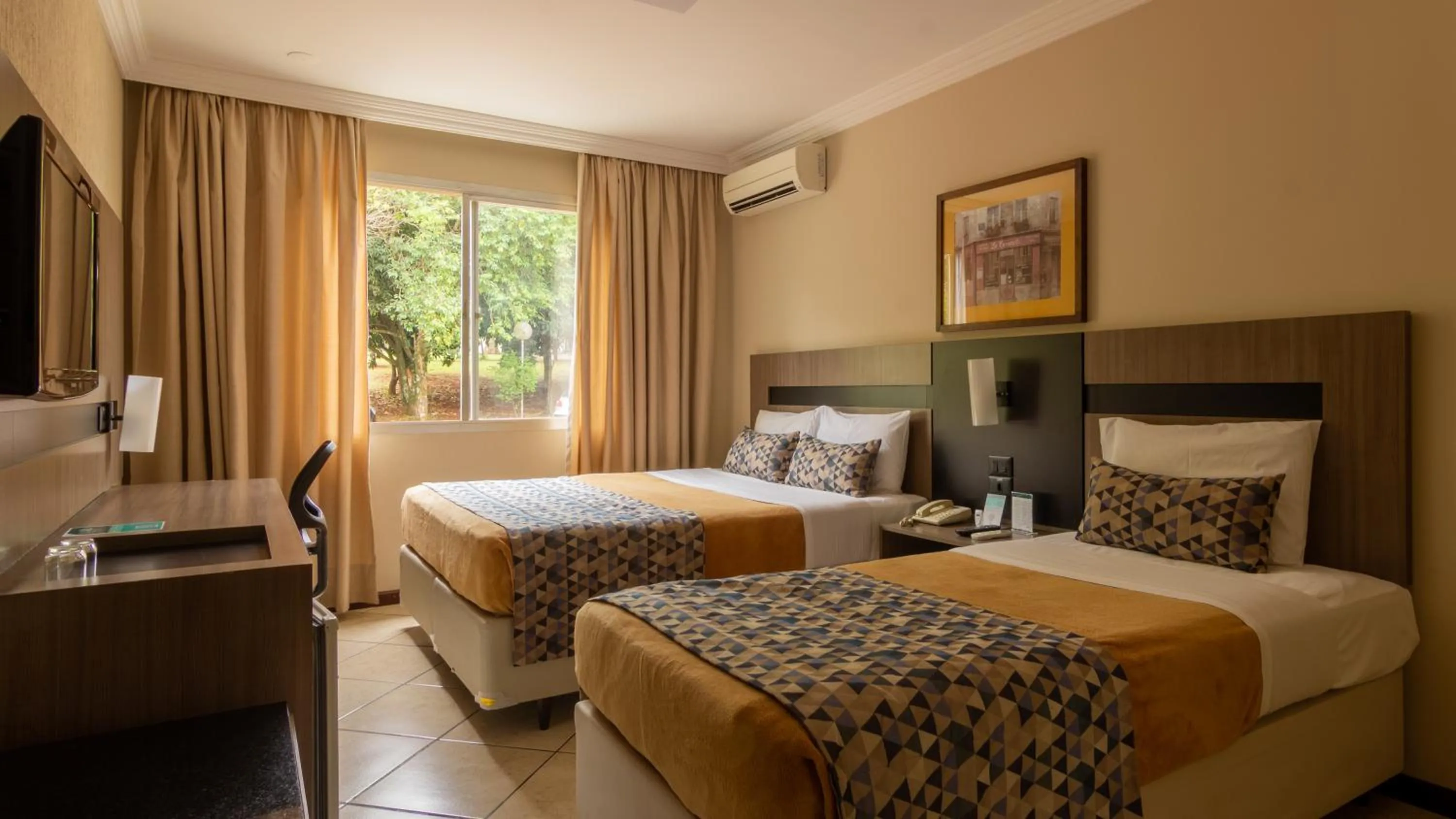 Bed in Hotel Deville Express Cascavel