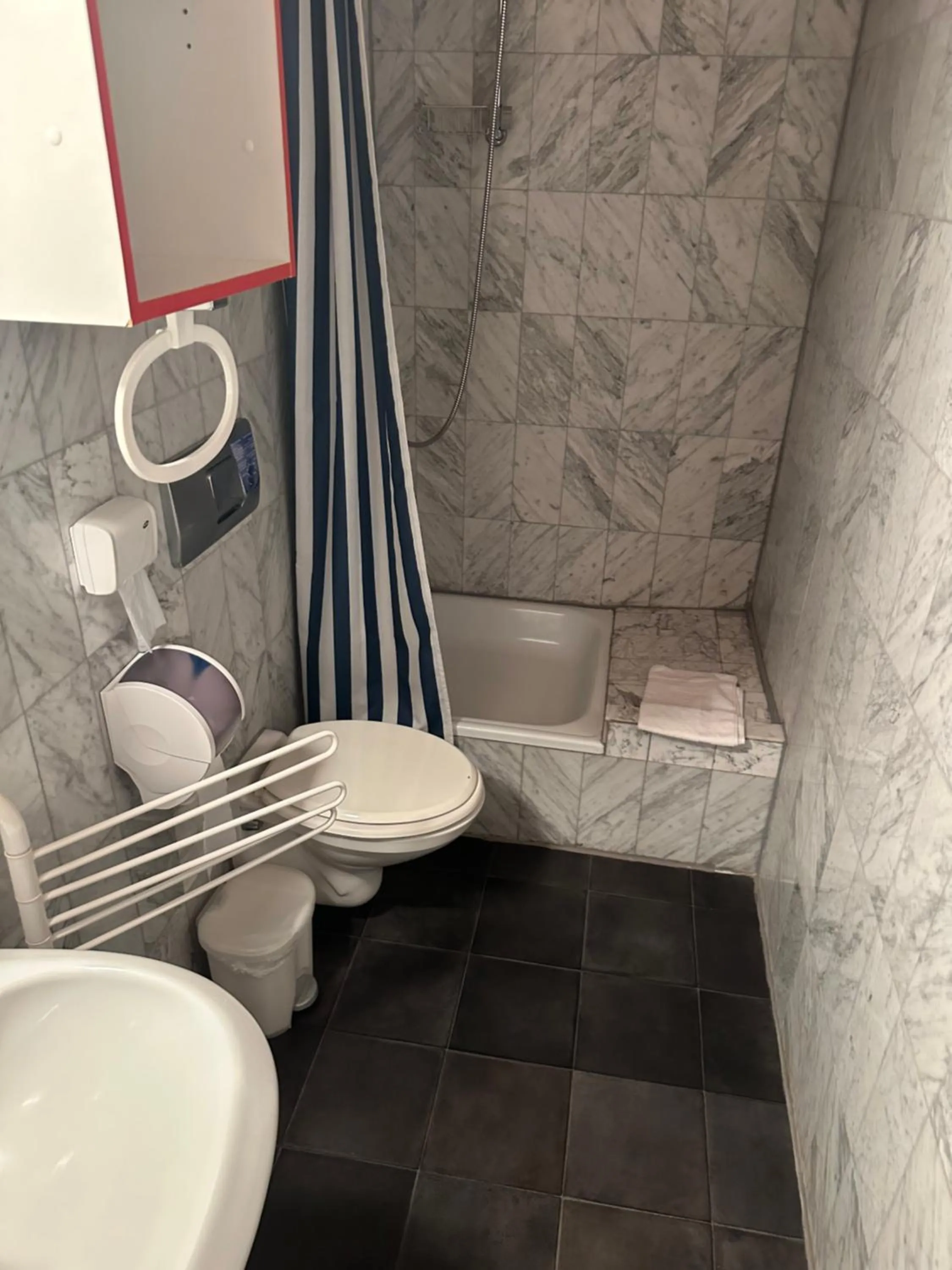 Shower in Hotel Schwarzer Adler