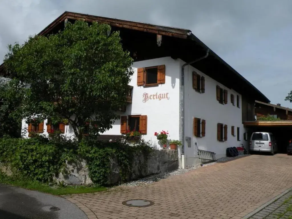 Haus Perlgut - Maraun Alessia Haus Perlgut - Maraun Alessia