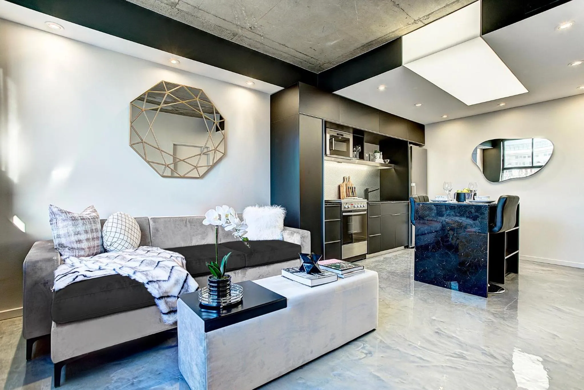 Kitchen or kitchenette in Pierce Boutique Apartments by Simplissimmo