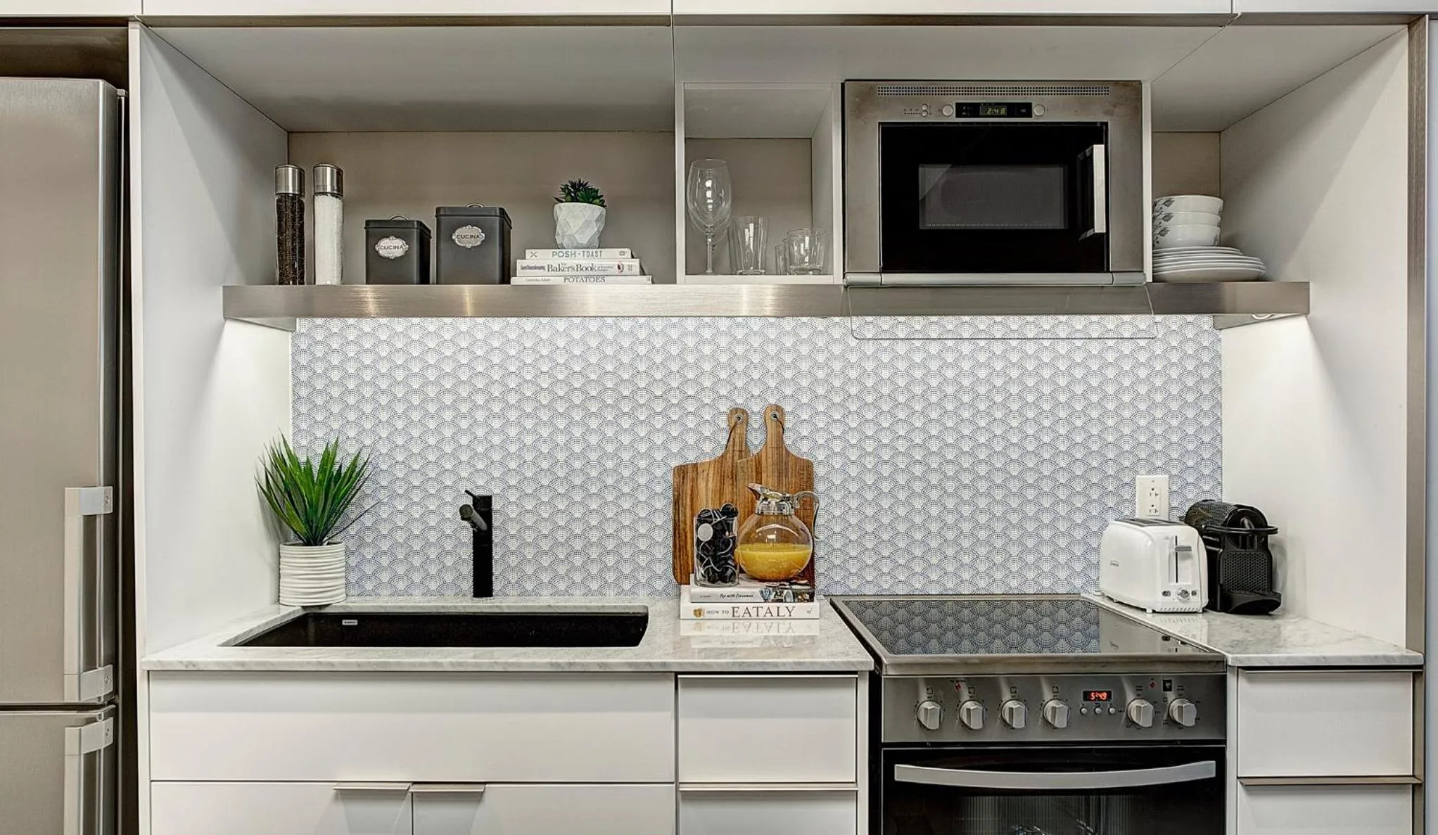 Coffee/tea facilities in Pierce Boutique Apartments by Simplissimmo