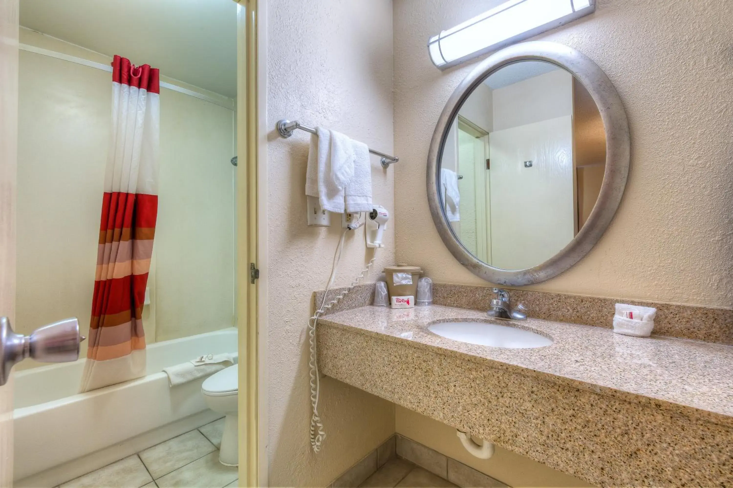 Bathroom in Red Roof Inn Tulsa