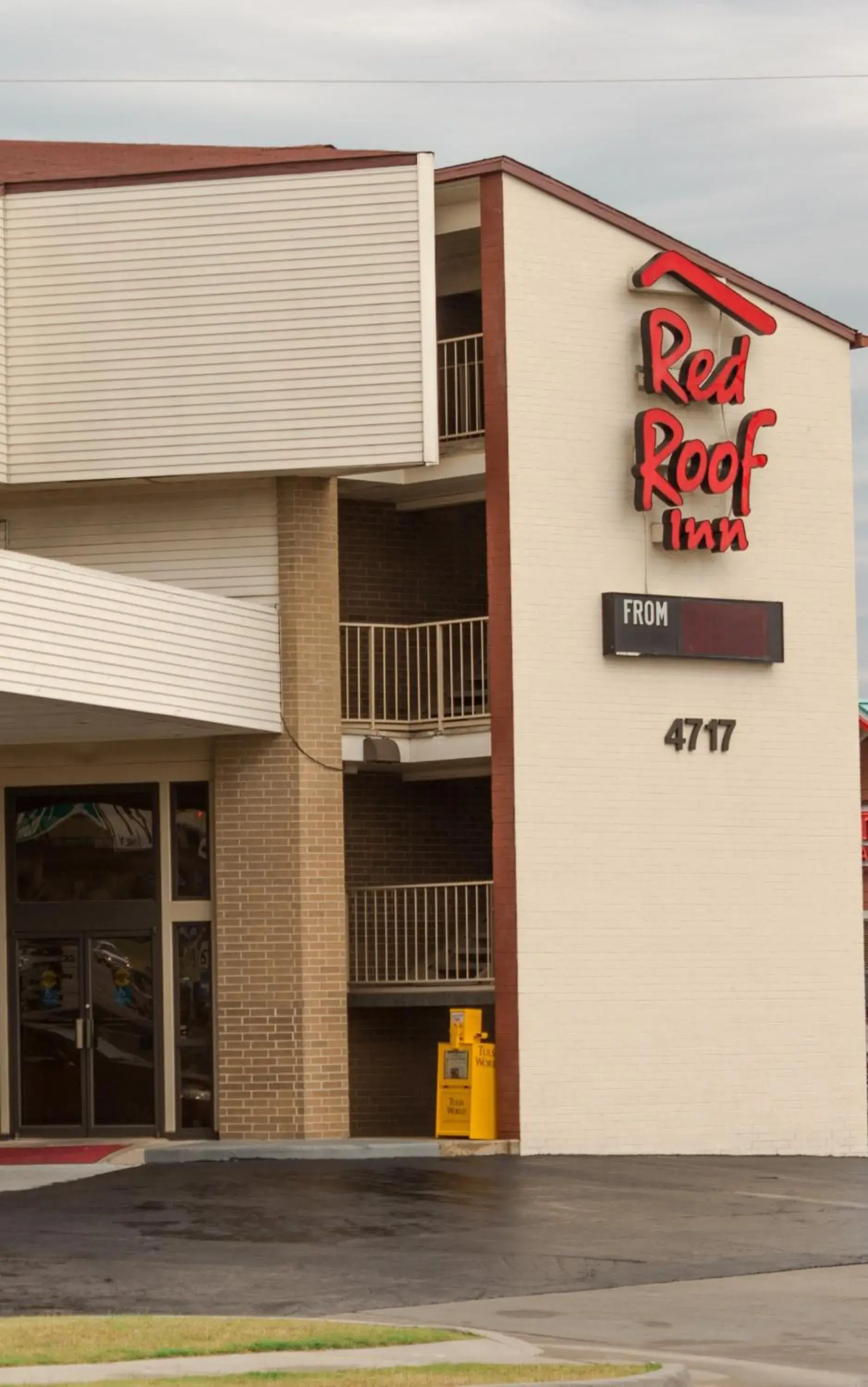 Property Building in Red Roof Inn Tulsa