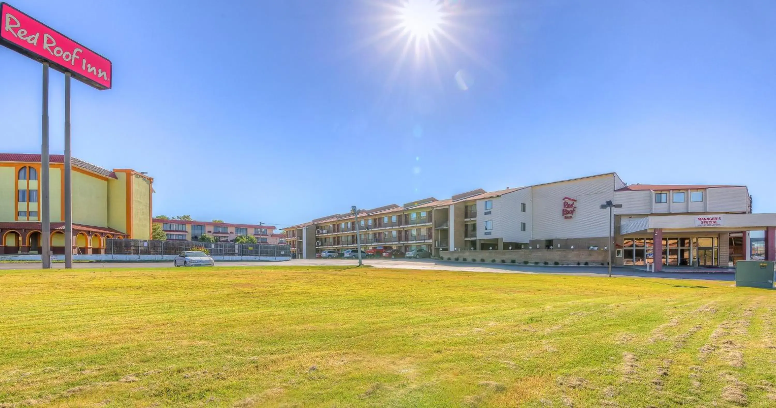 Property Building in Red Roof Inn Tulsa