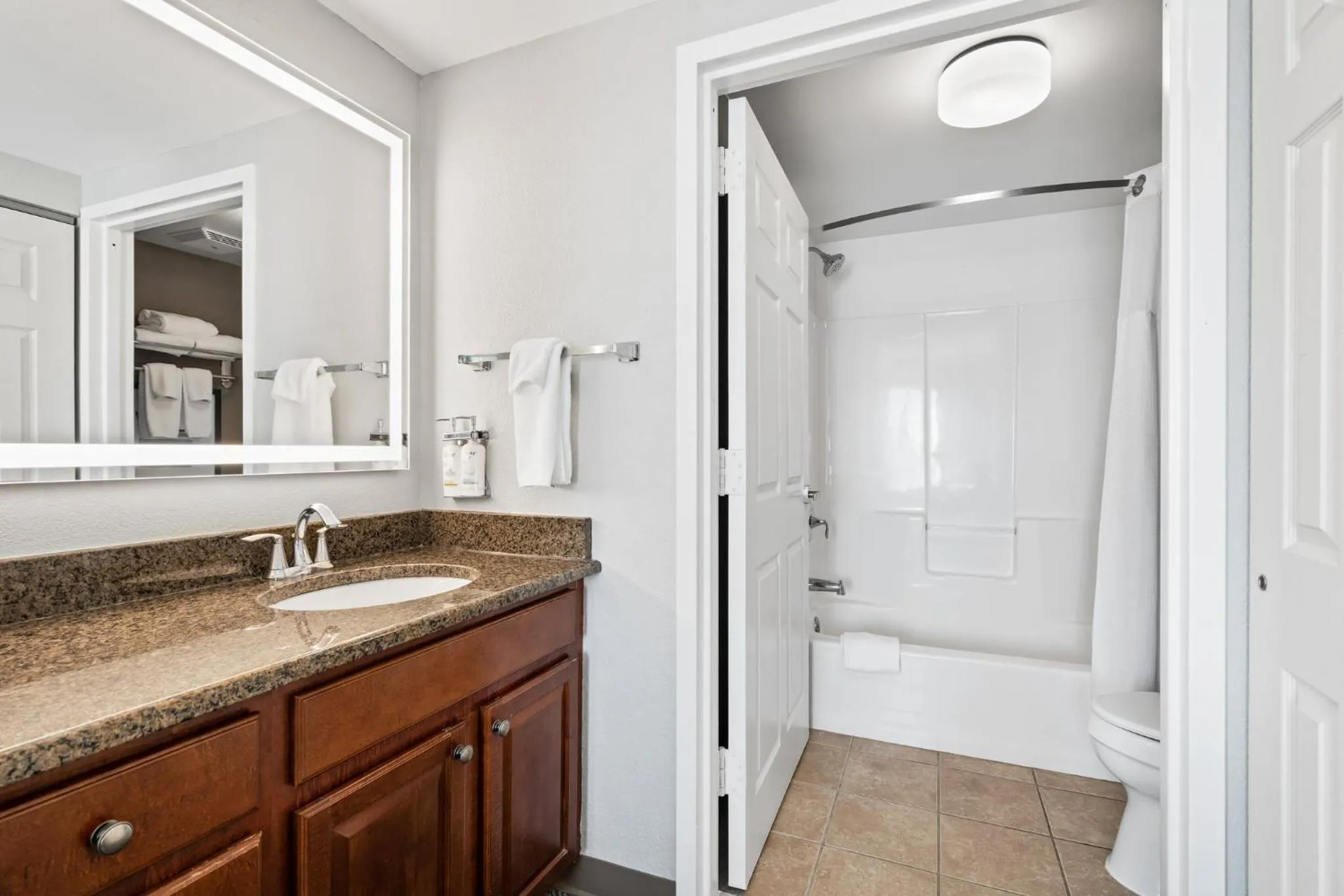 Photo of the whole room in Staybridge Suites North Brunswick by IHG