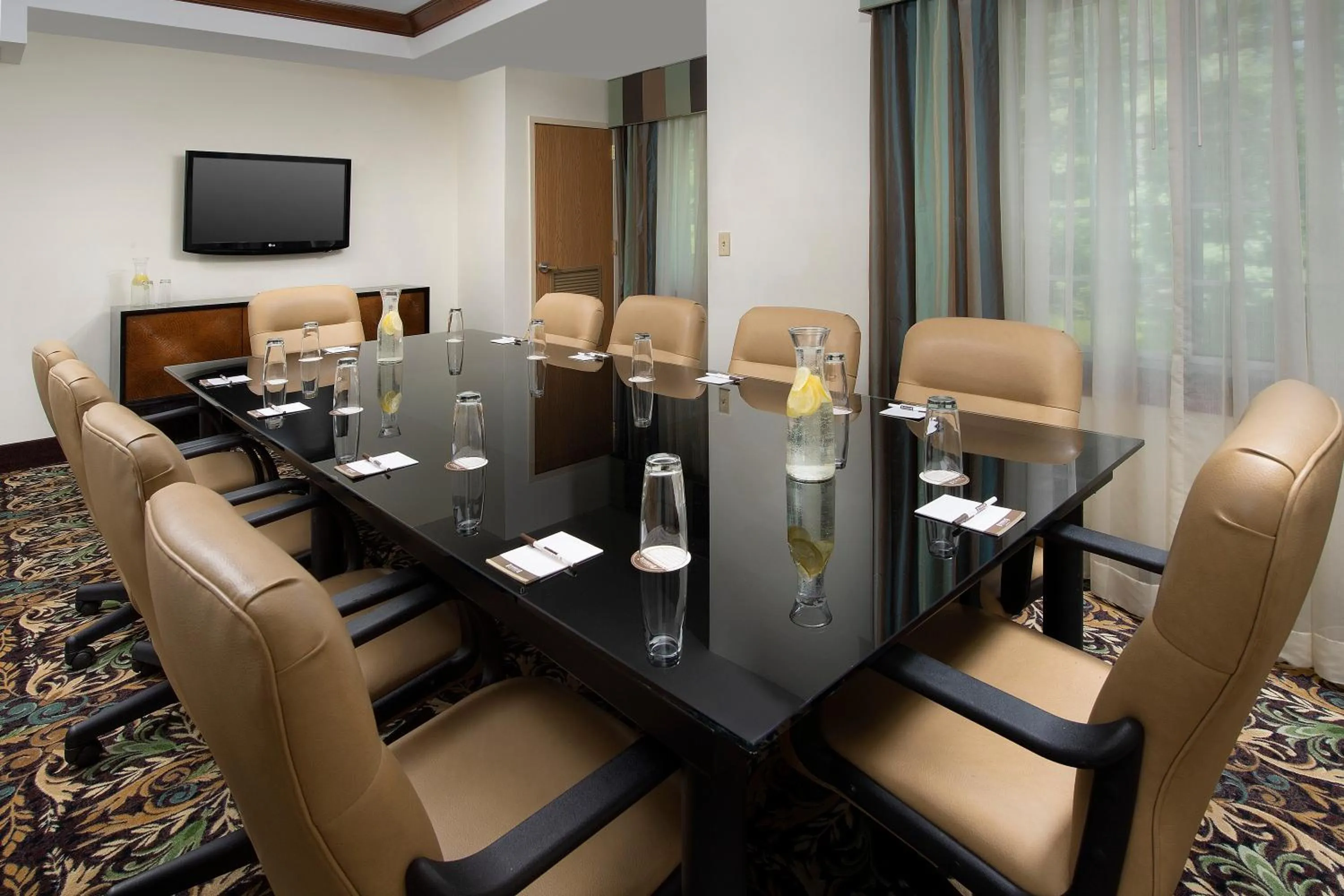 Meeting/conference room in Staybridge Suites North Brunswick by IHG