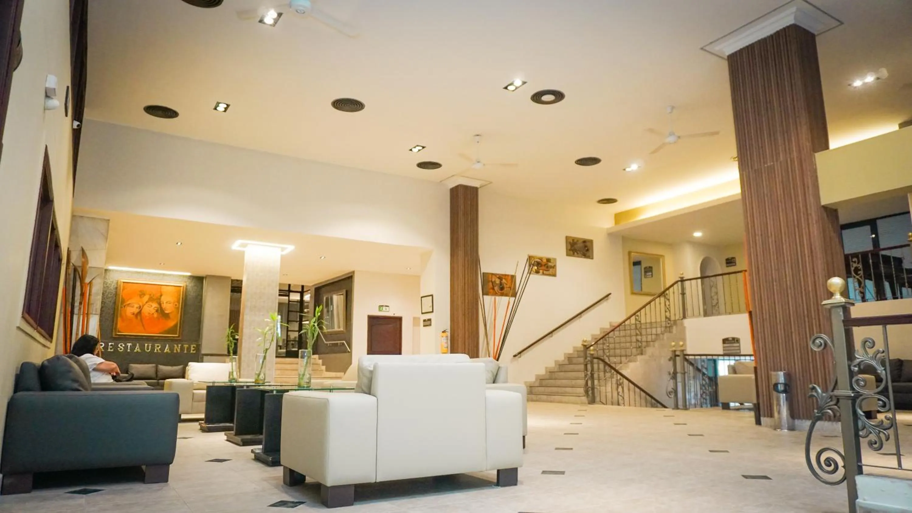 Seating area in Hotel Tonchalá