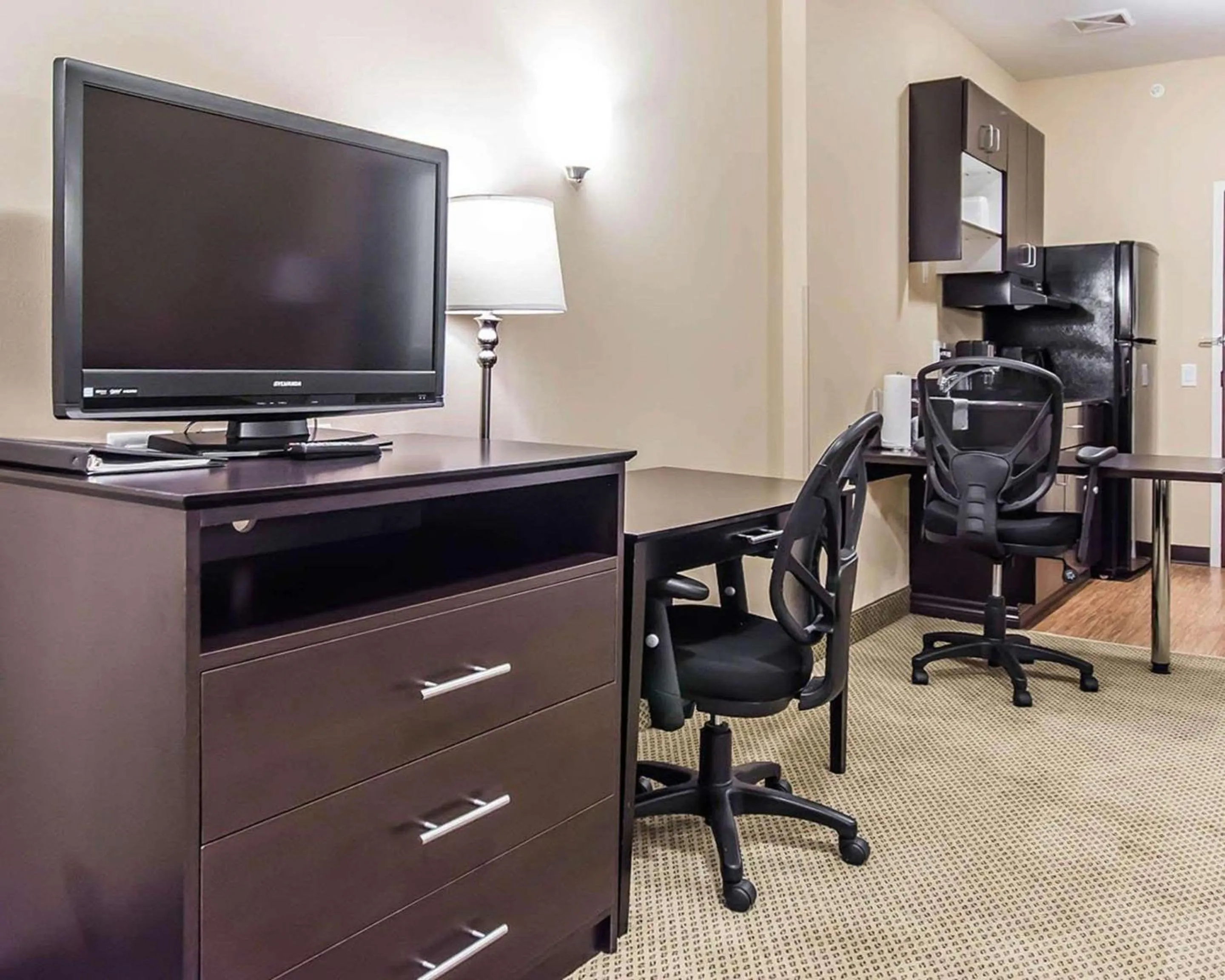 Photo of the whole room in Quality Inn