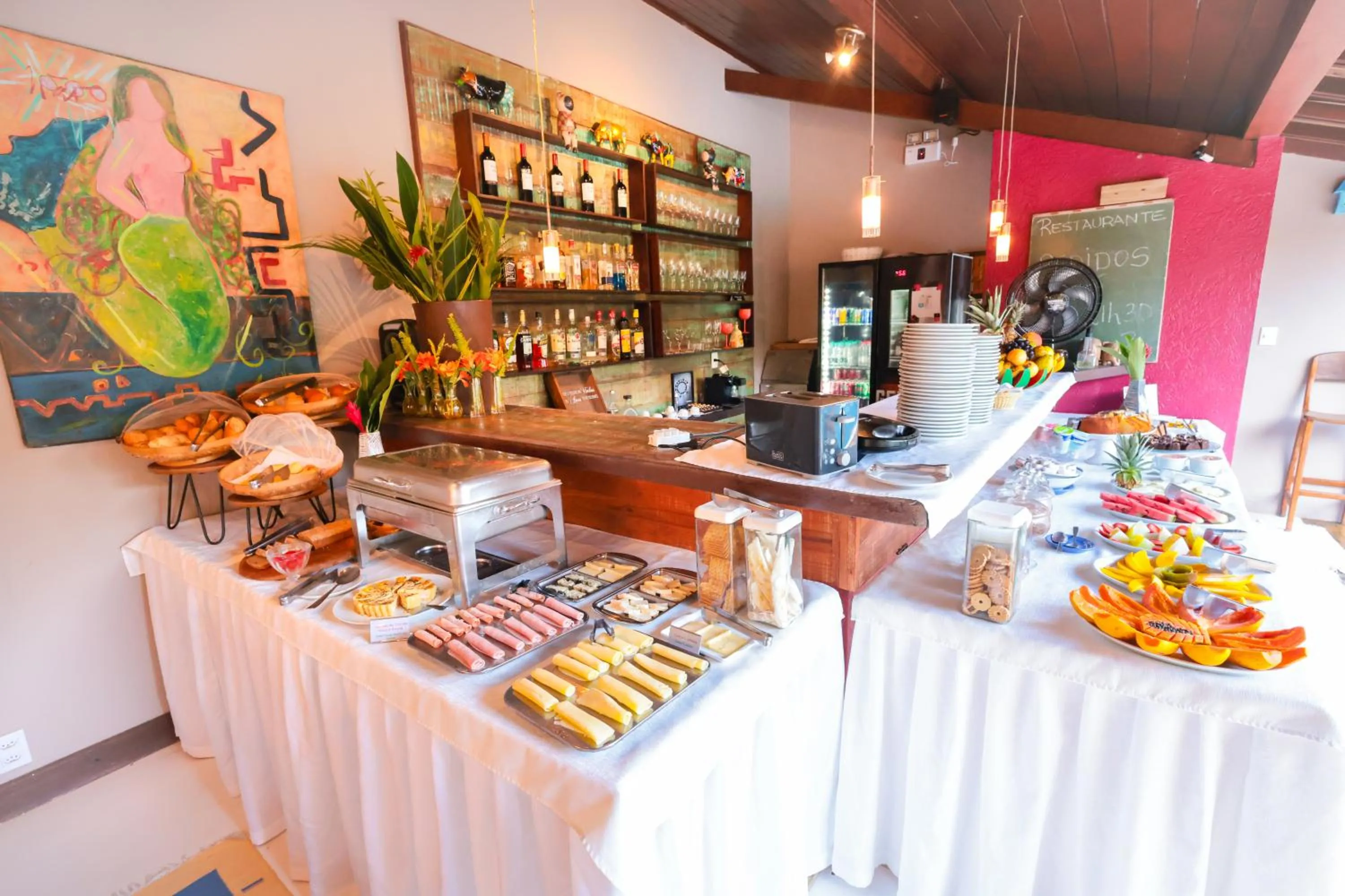 Buffet breakfast in Hotel Pousada Coqueiros